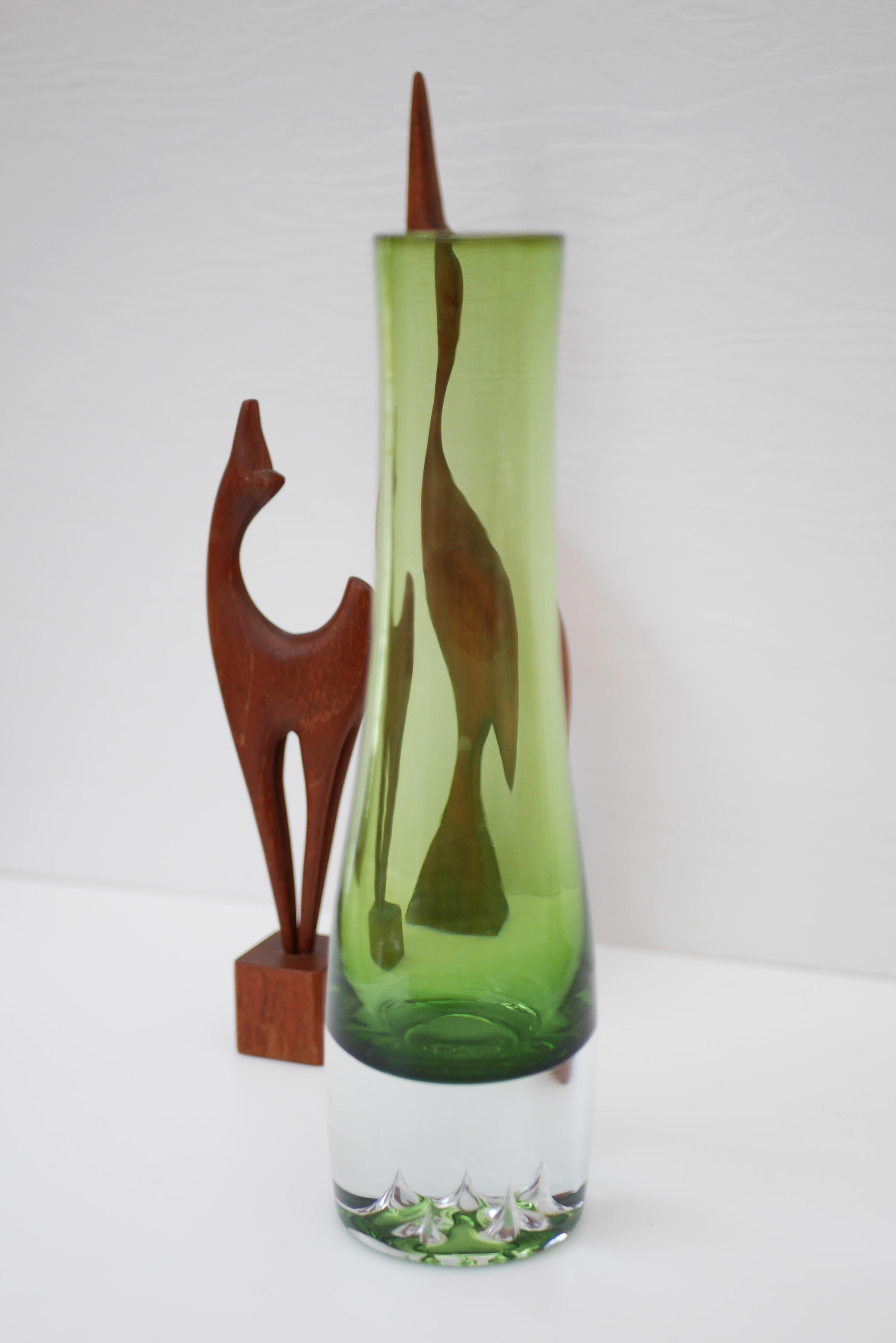 Green Glass Vase by Bo Borgström for Åseda, Sweden For Sale 3