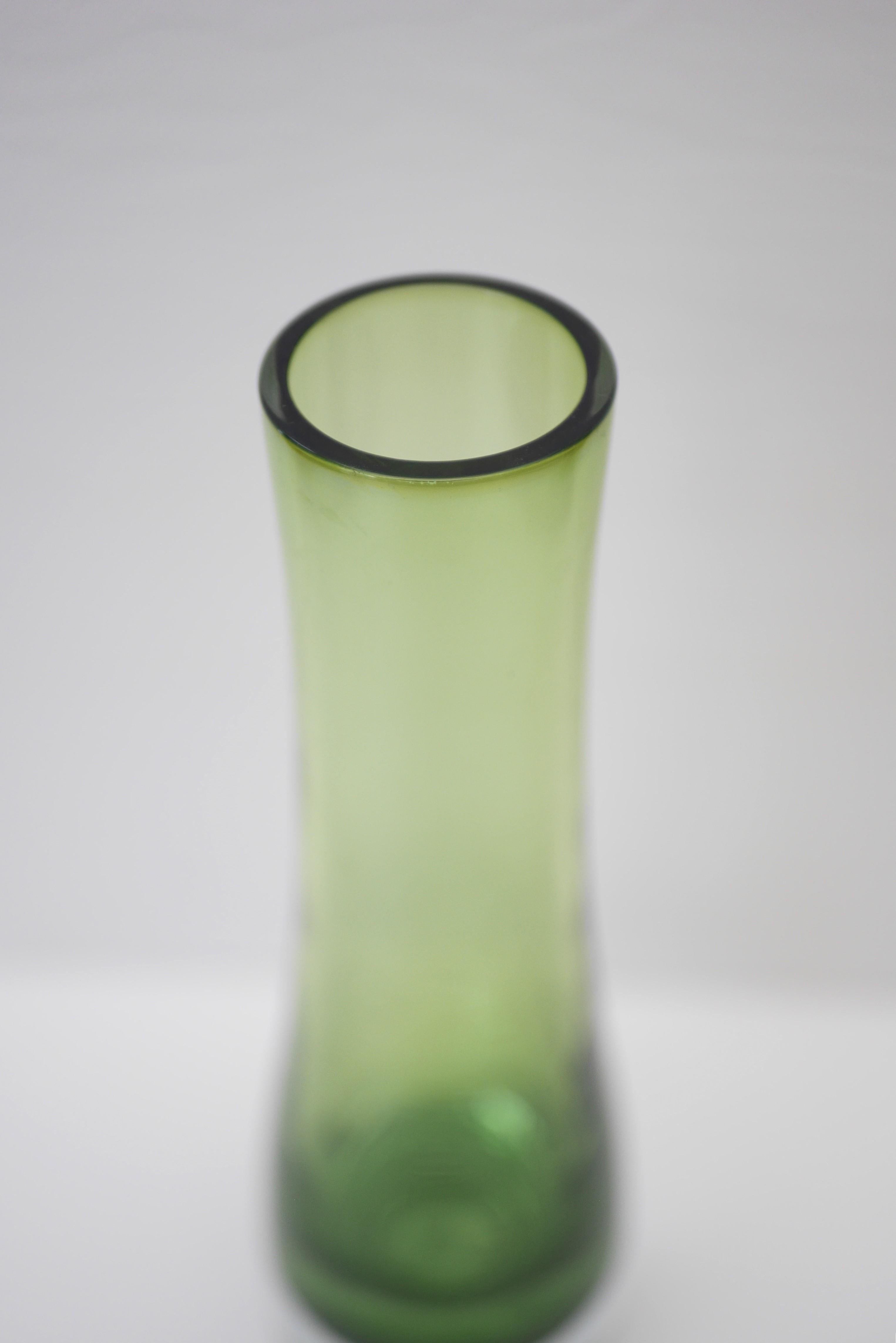 Mid-20th Century Green Glass Vase by Bo Borgström for Åseda, Sweden For Sale