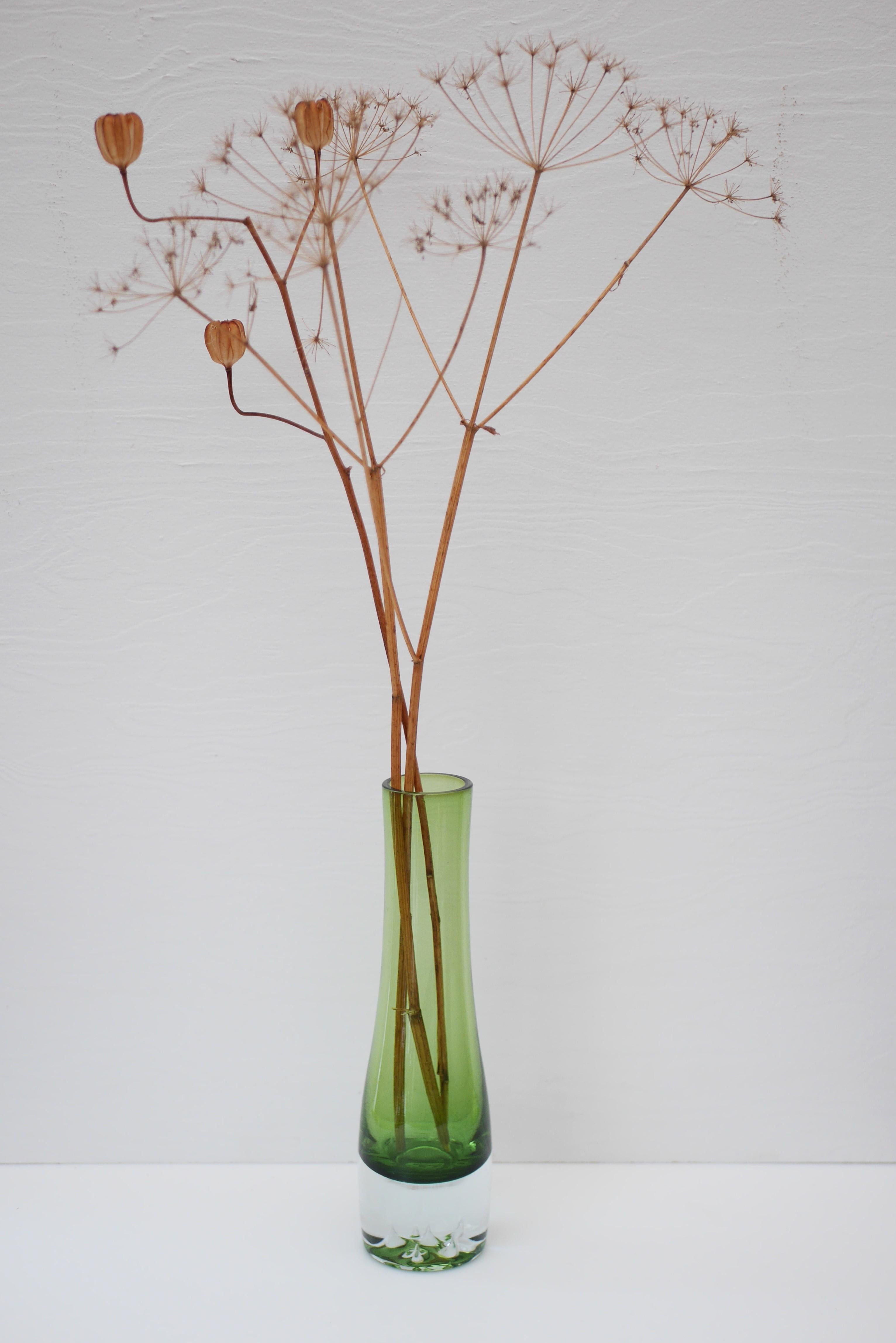 Green Glass Vase by Bo Borgström for Åseda, Sweden For Sale 1