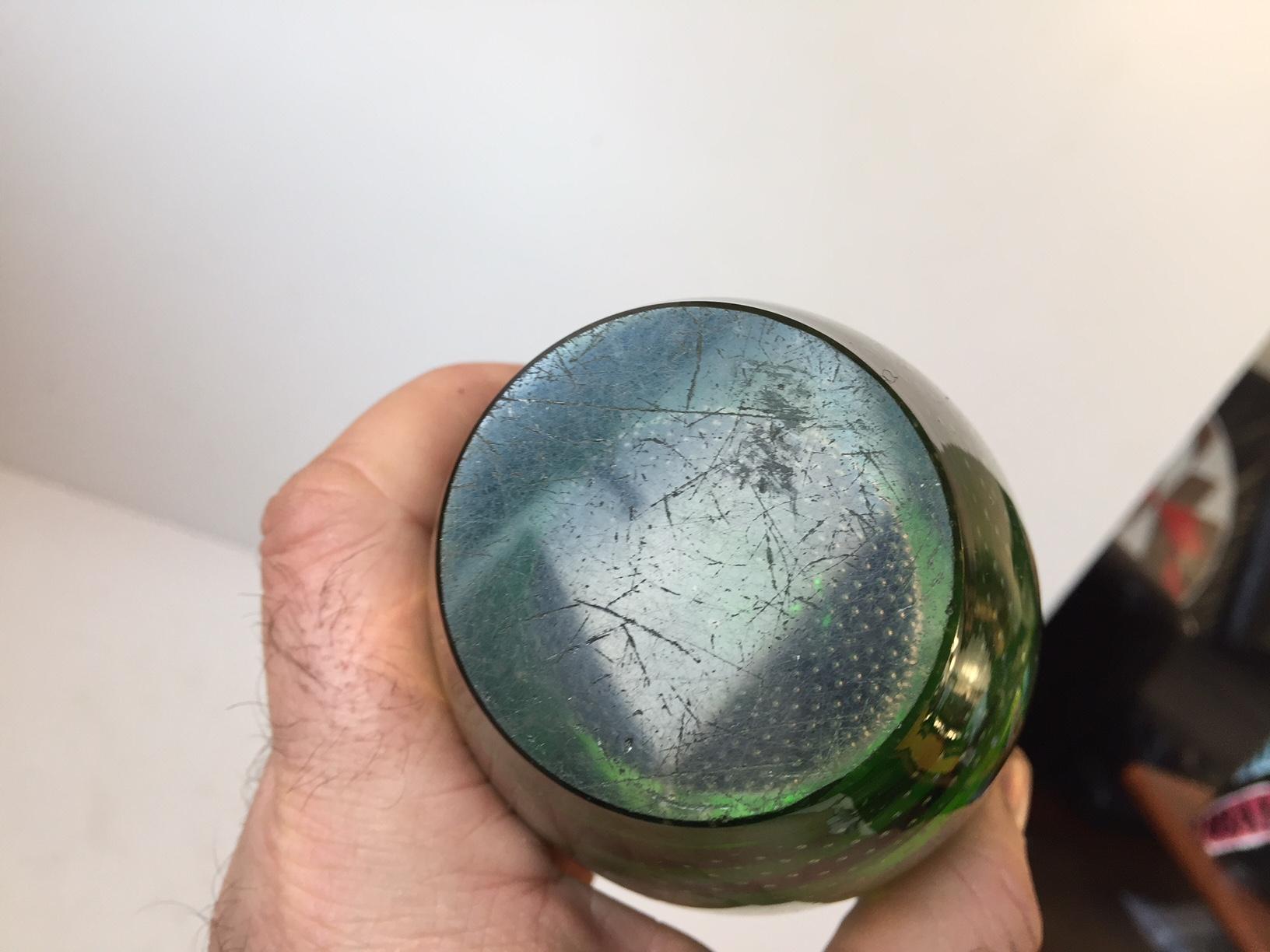 controlled bubble vase