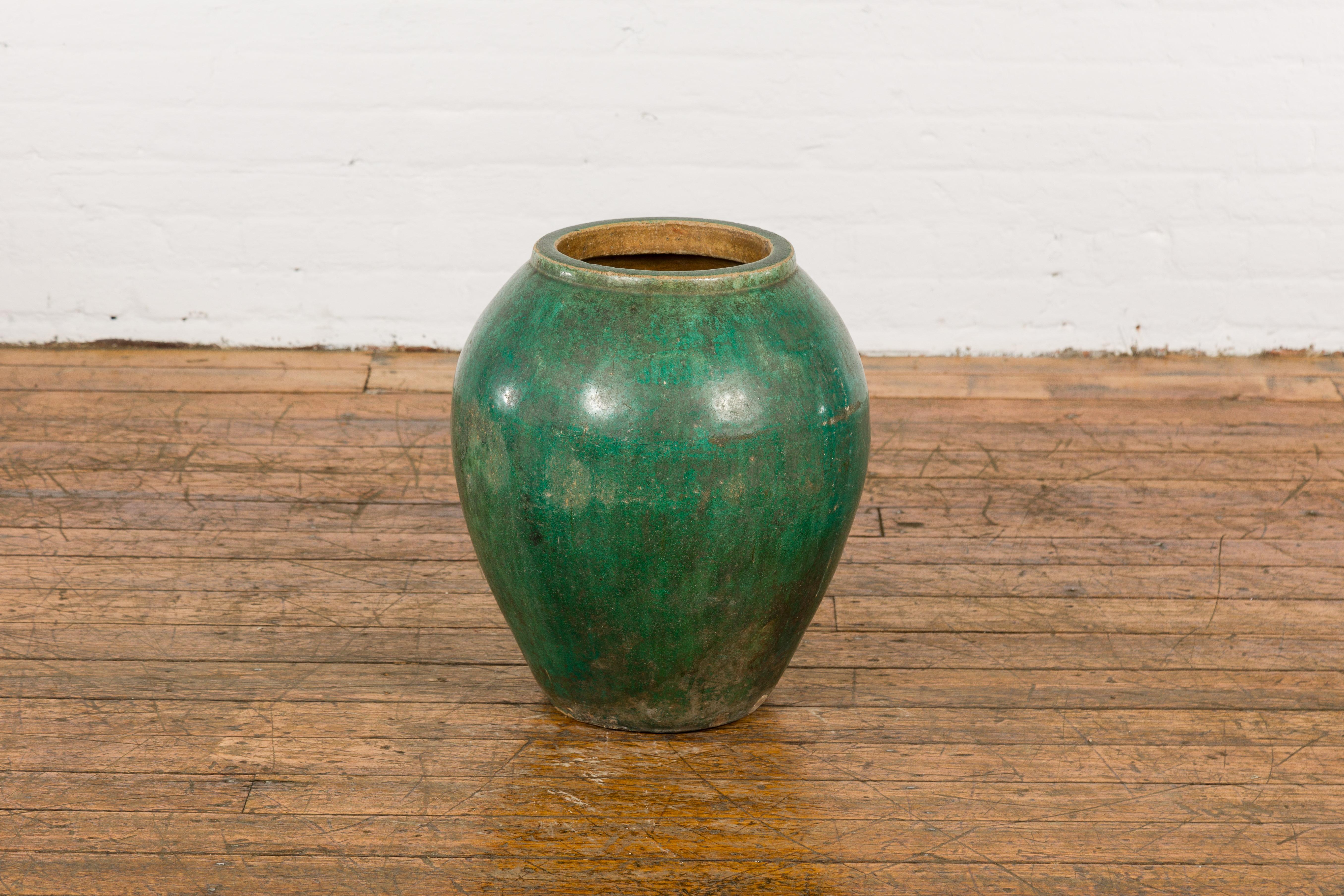 Chinese Green Glazed 1950s Ceramic Planter Jar with Tapering Lines For Sale