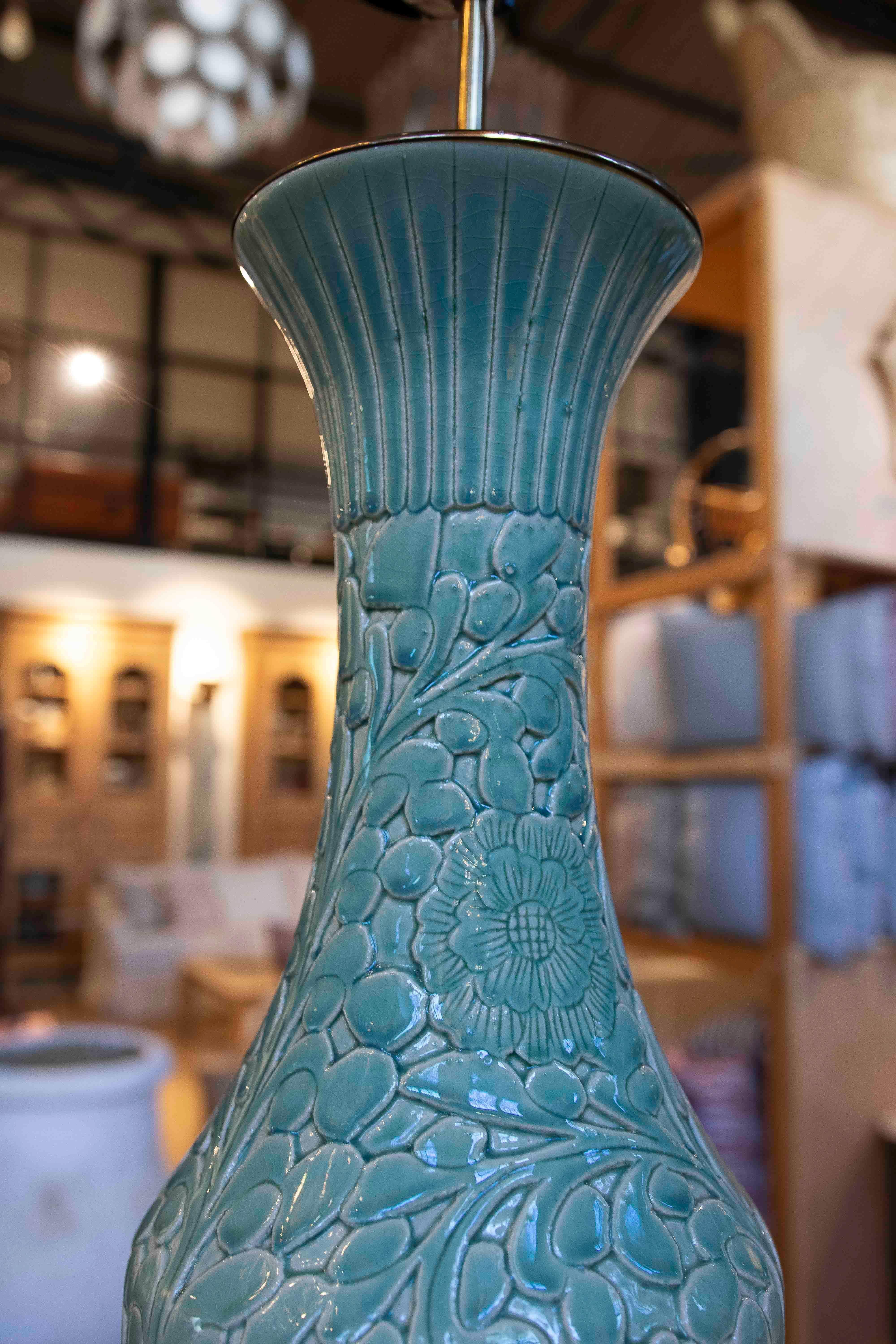 Lampe de table en céramique émaillée verte en forme de vase en vente 2