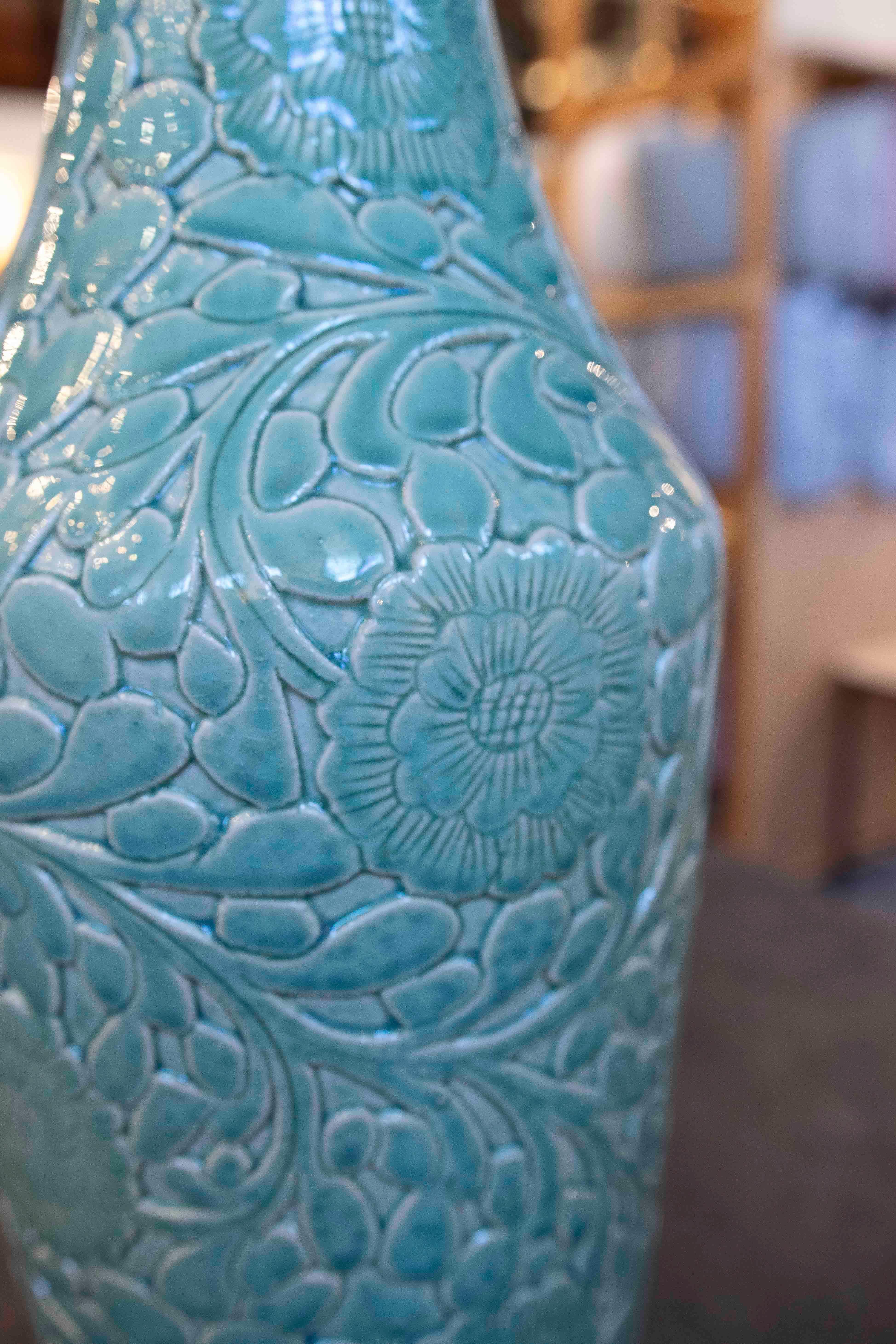 Lampe de table en céramique émaillée verte en forme de vase en vente 3