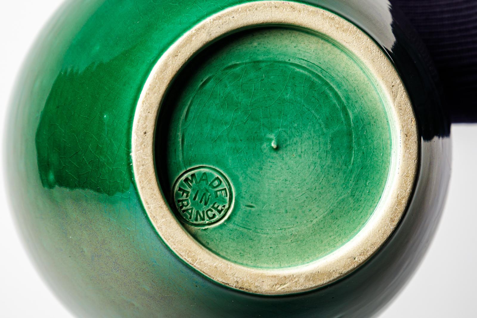 Jarrón de cerámica vidriada verde de Pol Chambost, hacia 1930-1940. mediados del siglo XX en venta