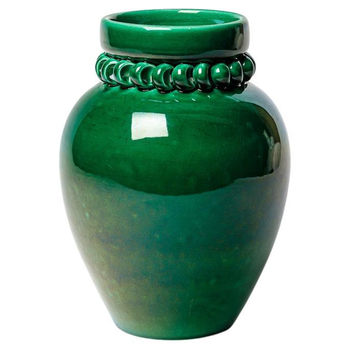 Grün glasierte Keramikvase von Pol Chambost, ca. 1930-1940. im Angebot