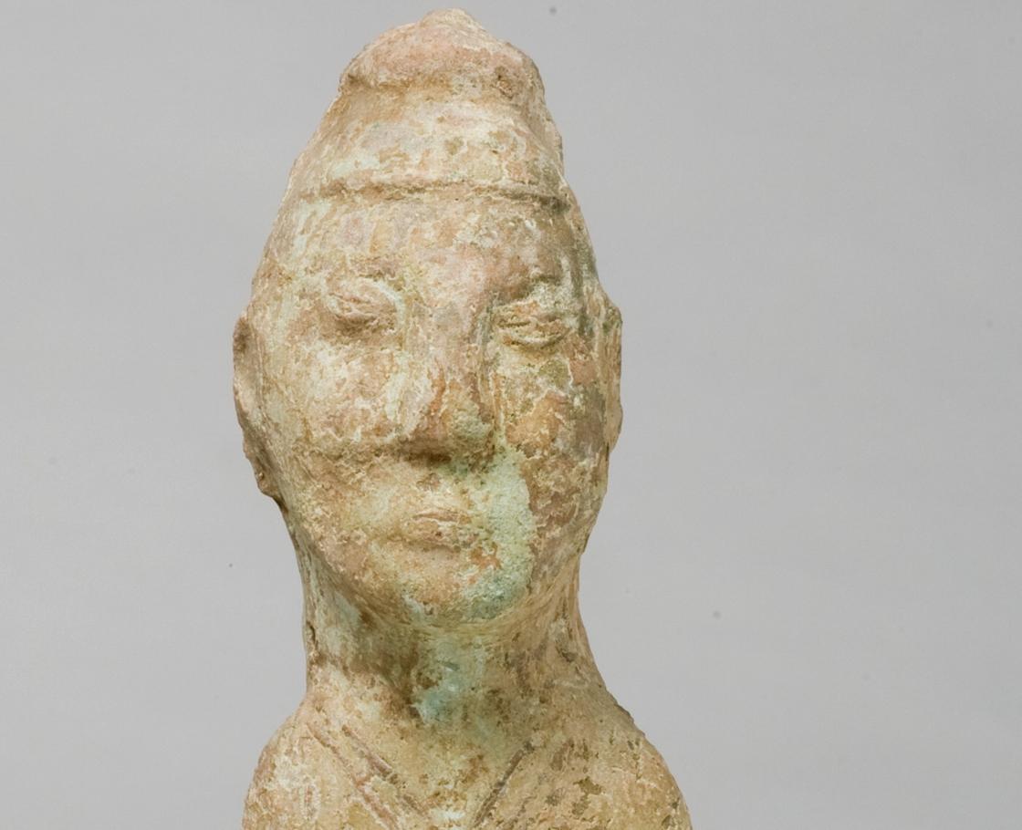 Glazed Two Green glazed Figures Holding Pitchpork, Han dynasty For Sale