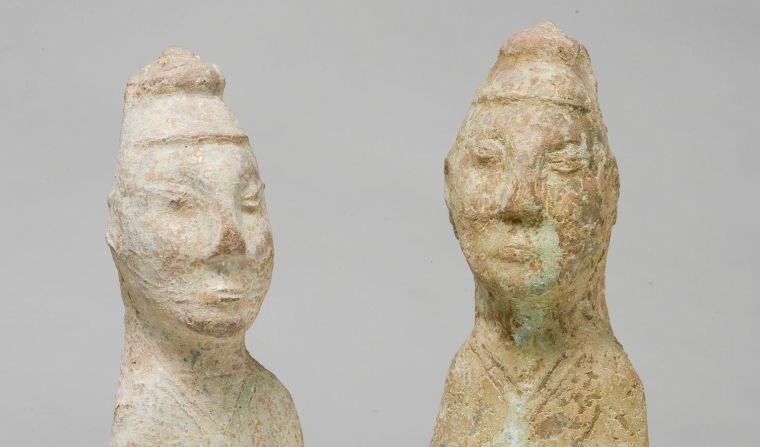Pottery Two Green glazed Figures Holding Pitchpork, Han dynasty For Sale