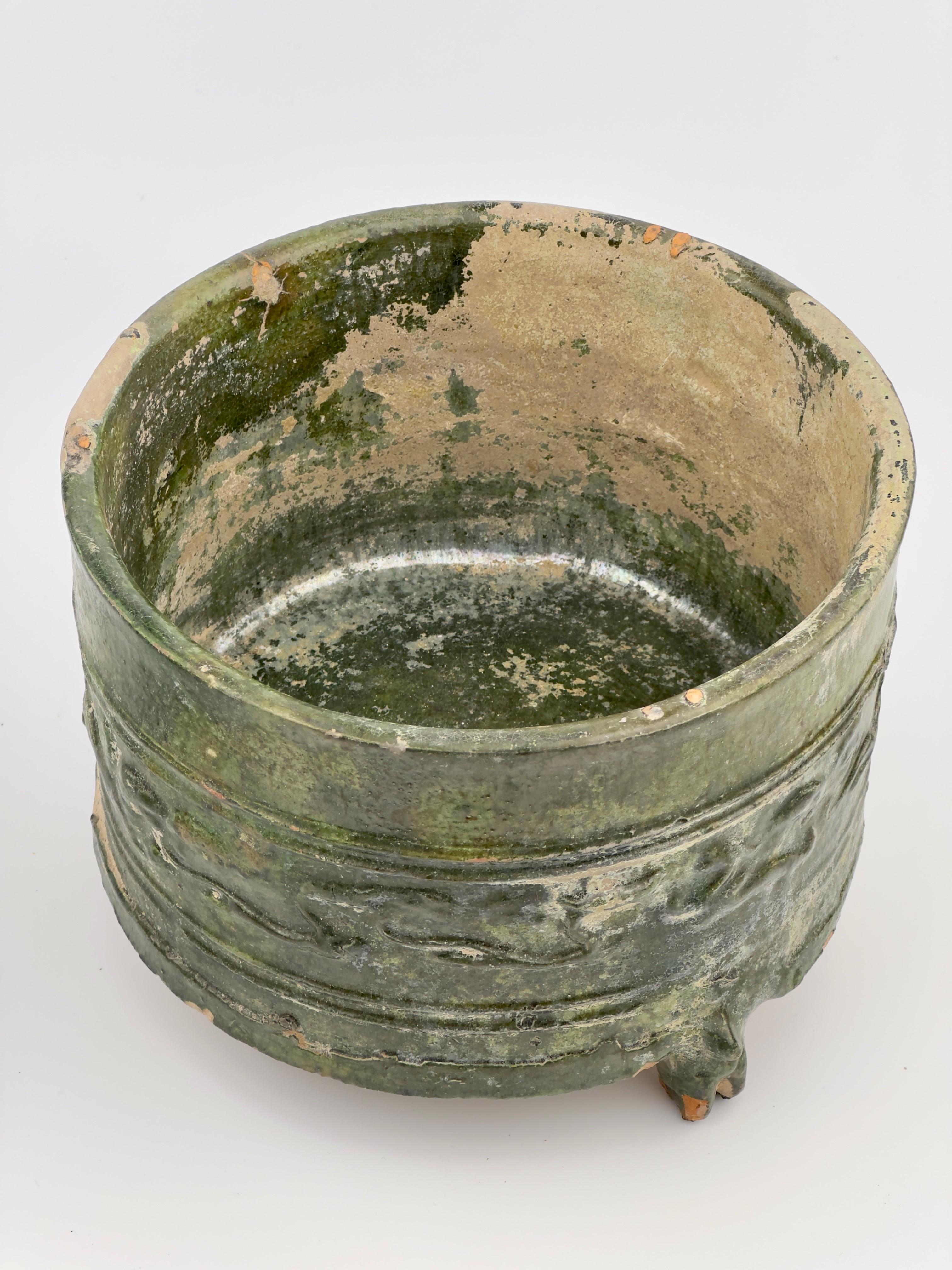 Green-glazed pottery tripod 'hill' jar, Han Dynasty, 206 BC - 220 AD For Sale 2