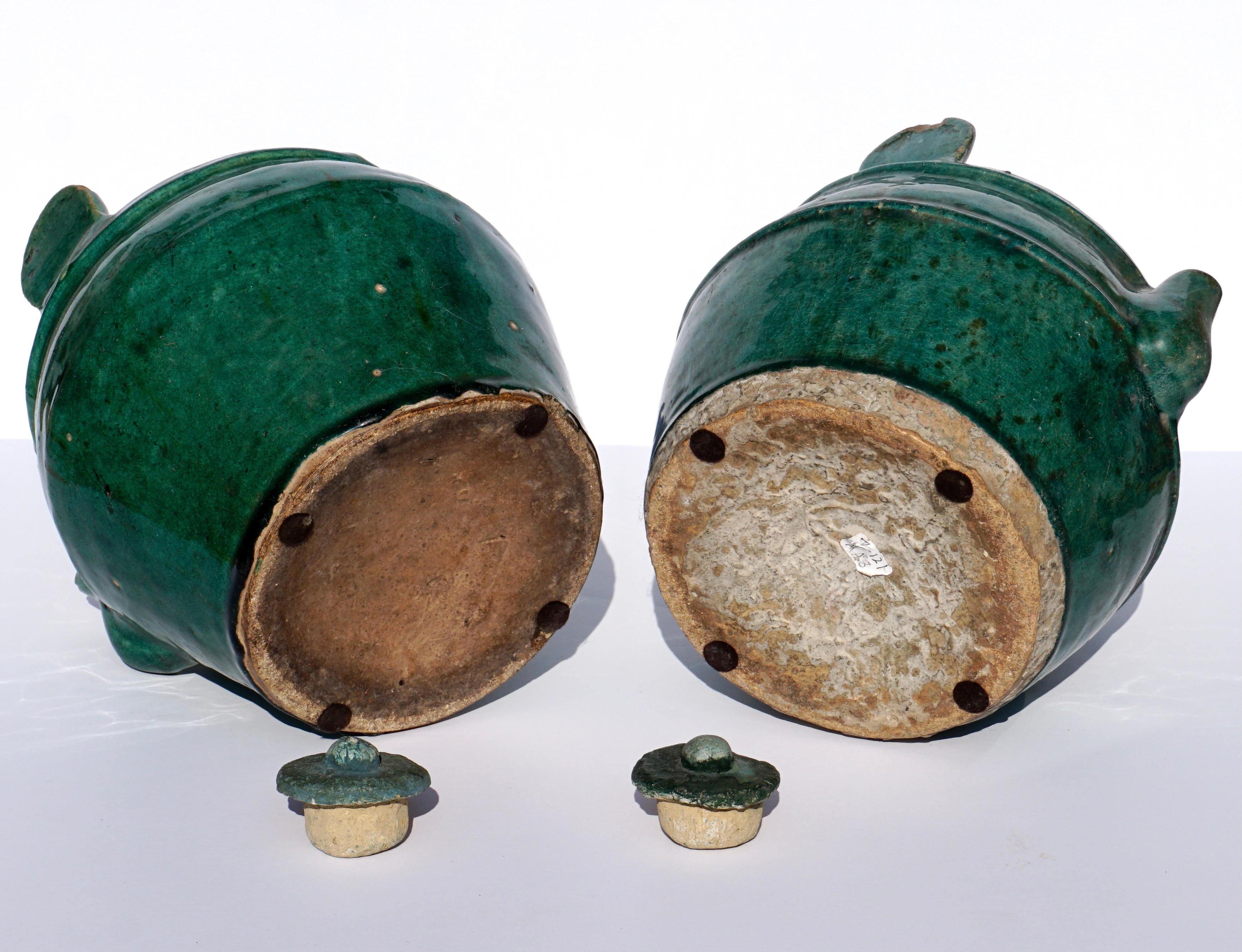 Grün glasierte Shiwan-Keramik Teekannen Qing Dynasty, 'Paar' (Töpferwaren) im Angebot