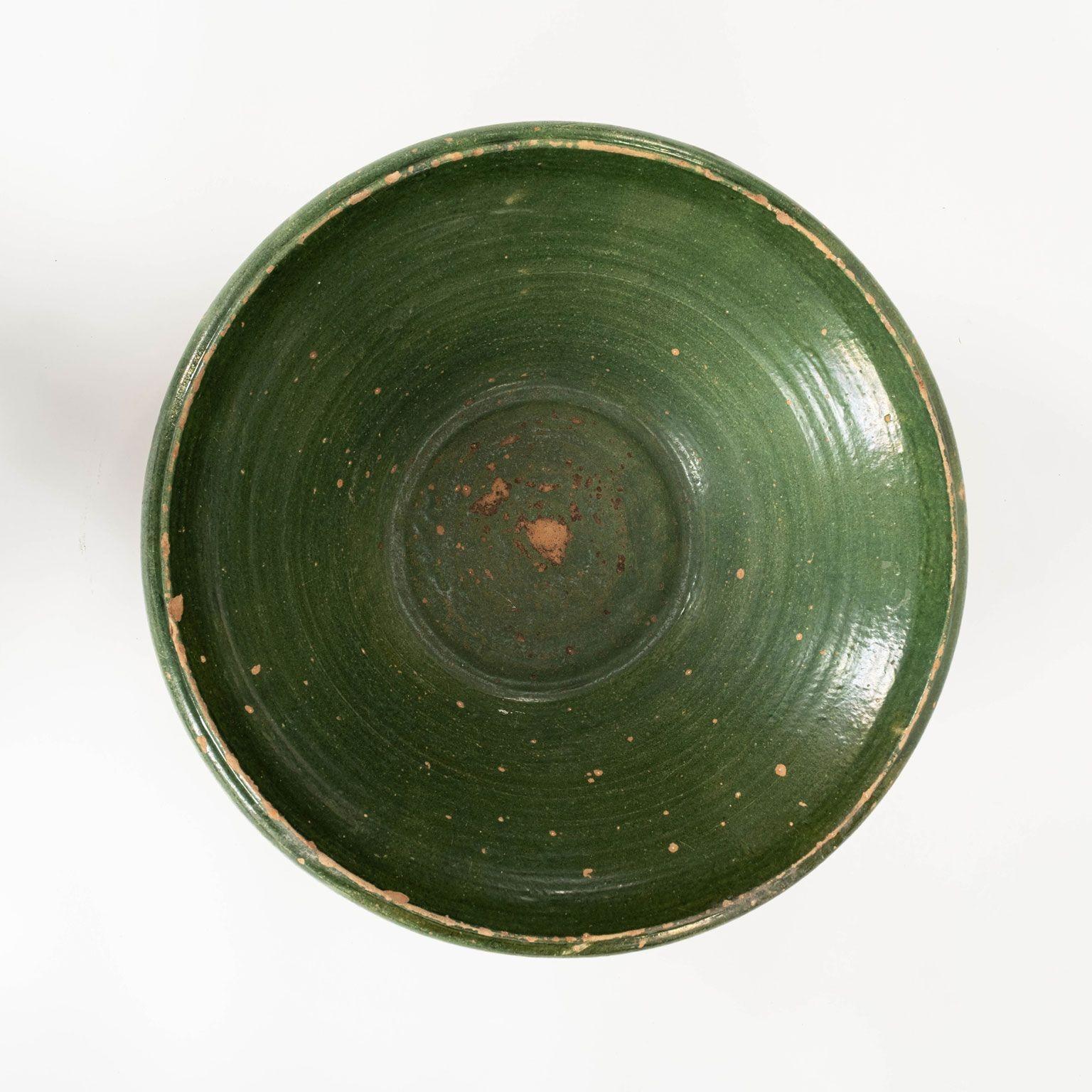 Green Glazed Terracotta Bowl (Französische Provence) im Angebot