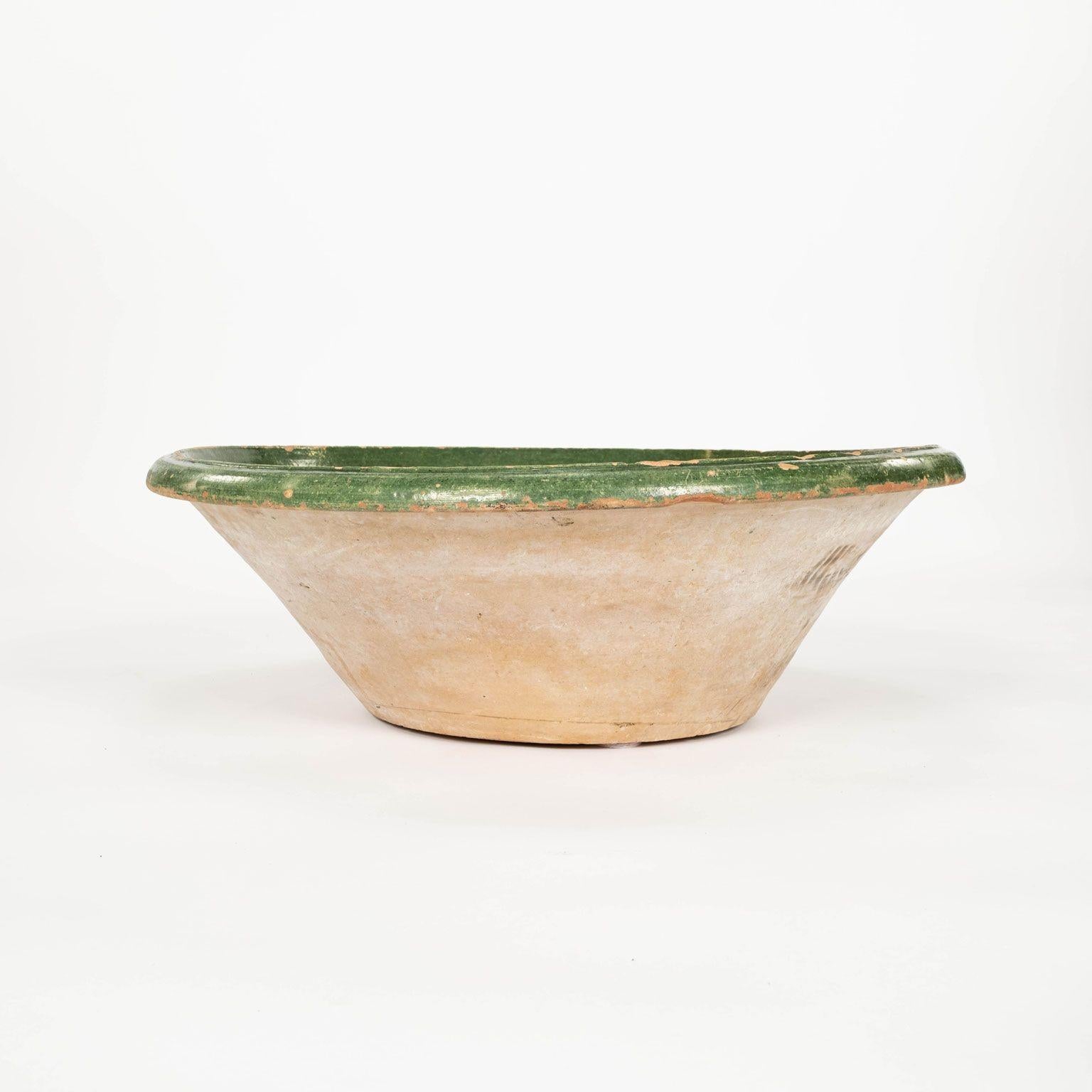 Green Glazed Terracotta Bowl (Terrakotta) im Angebot