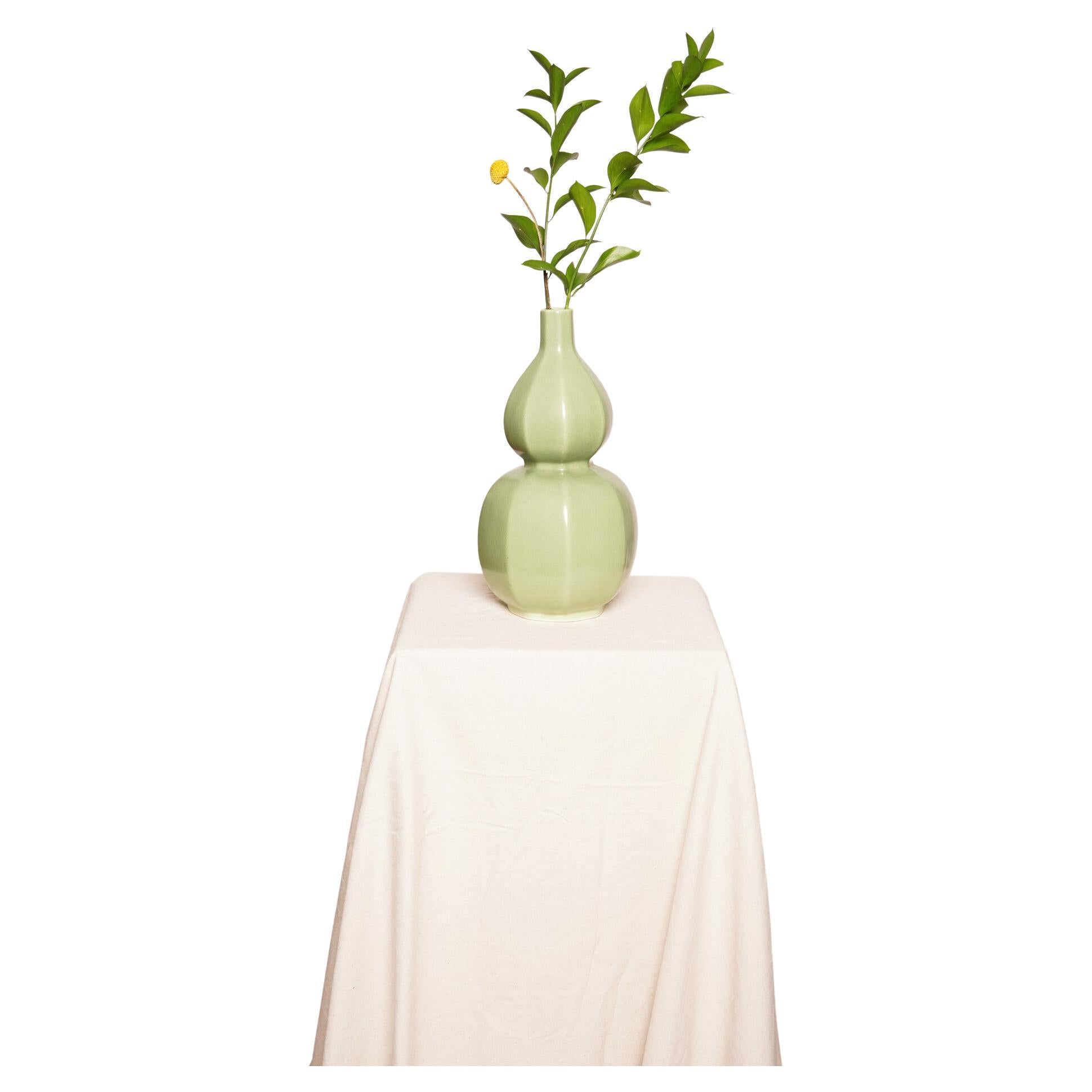 Grün glasierte Vase Nr. 1