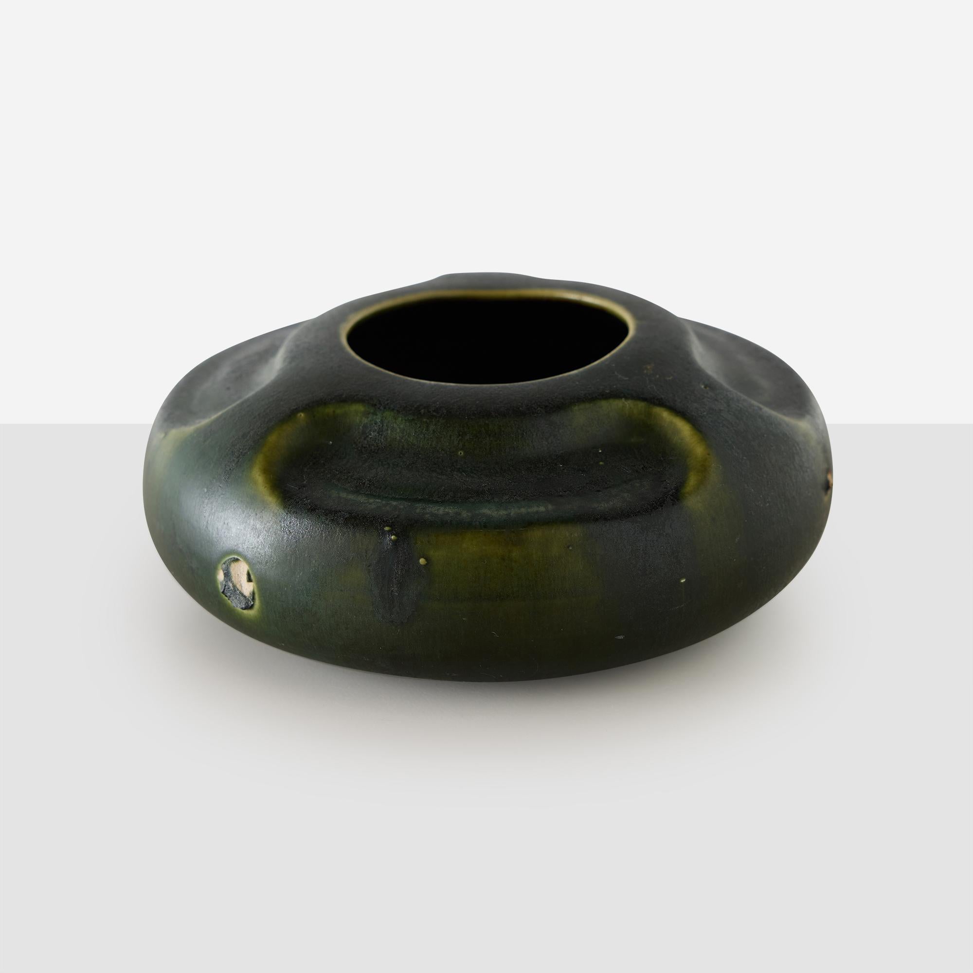 Vaso smaltato verde della ceramica di Arequipa In condizioni buone in vendita a San Francisco, CA