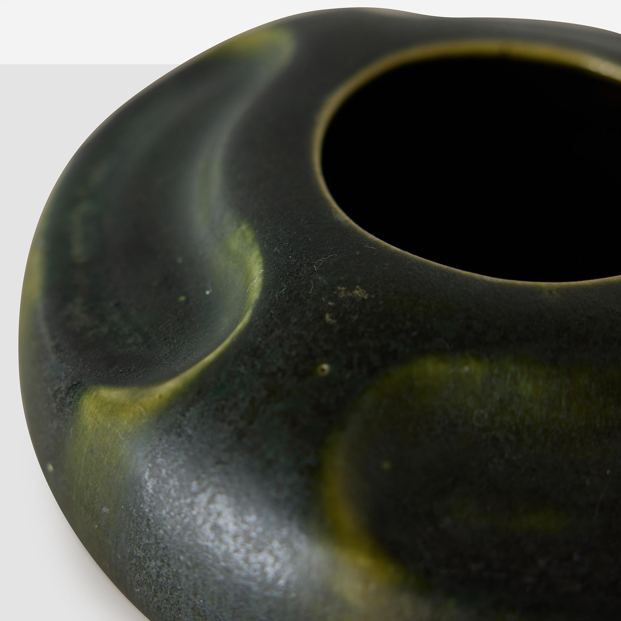 Vaso smaltato verde della ceramica di Arequipa in vendita 2