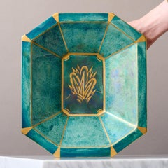 Cuenco de reflejo metálico Art Decó verde y dorado de Josef Ekberg para Gustavsberg, Suecia, años 20
