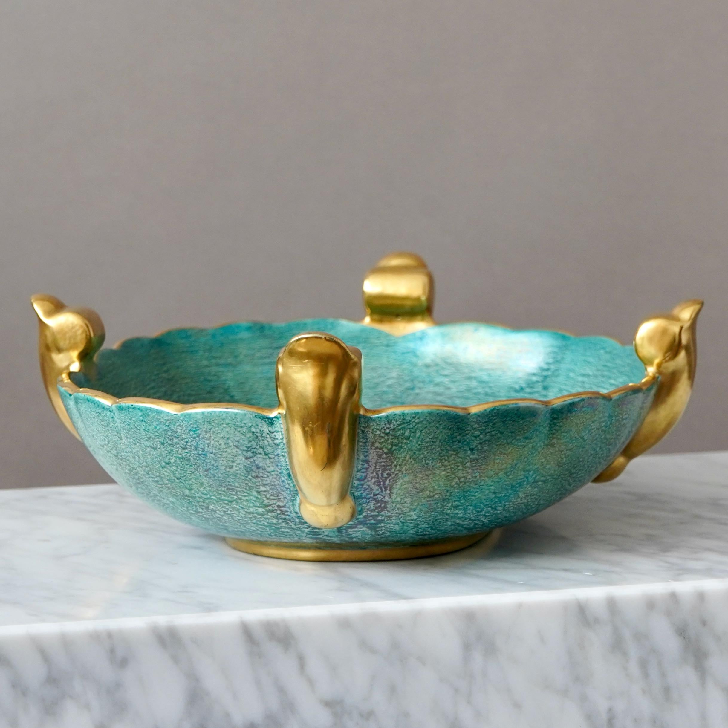 Inizio XX secolo Ciotola a lustro in oro verde Art Deco di Josef Ekberg per Gustavsberg, Svezia, anni '20 in vendita
