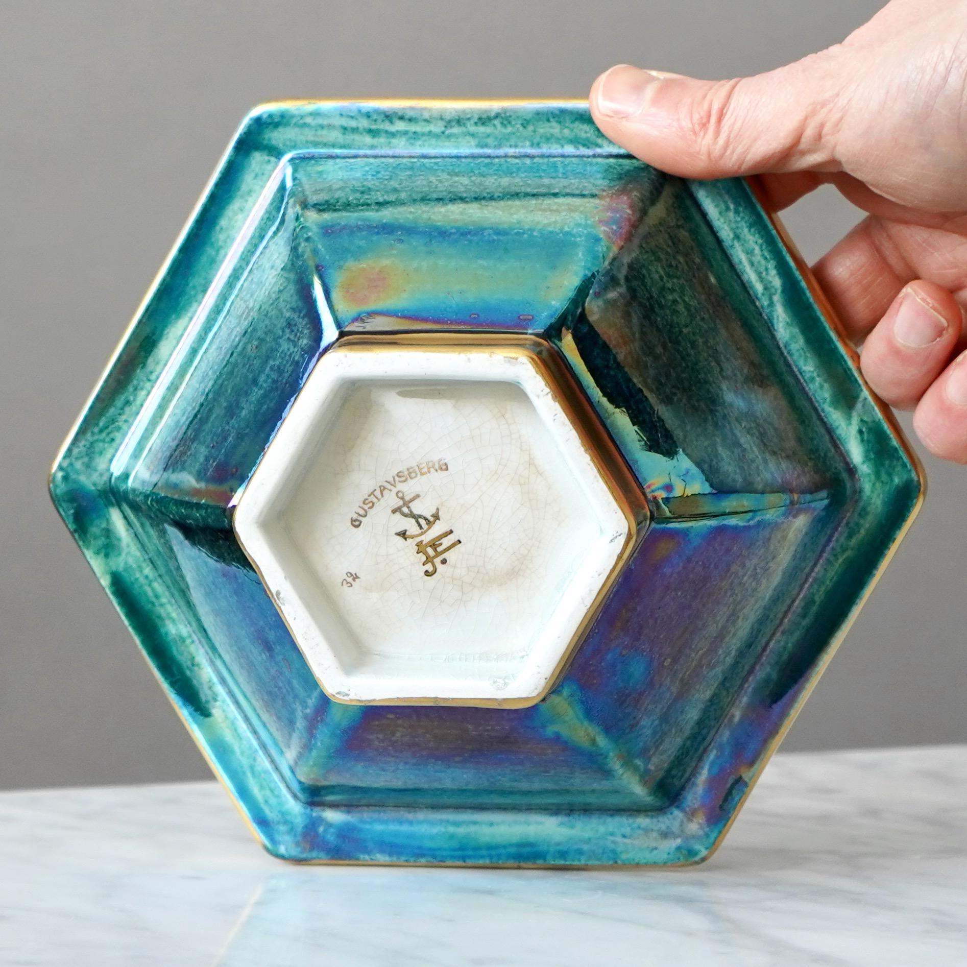 Cuenco de reflejo metálico Art Decó verde y dorado de Josef Ekberg para Gustavsberg, Suecia, años 20 Cerámico en venta