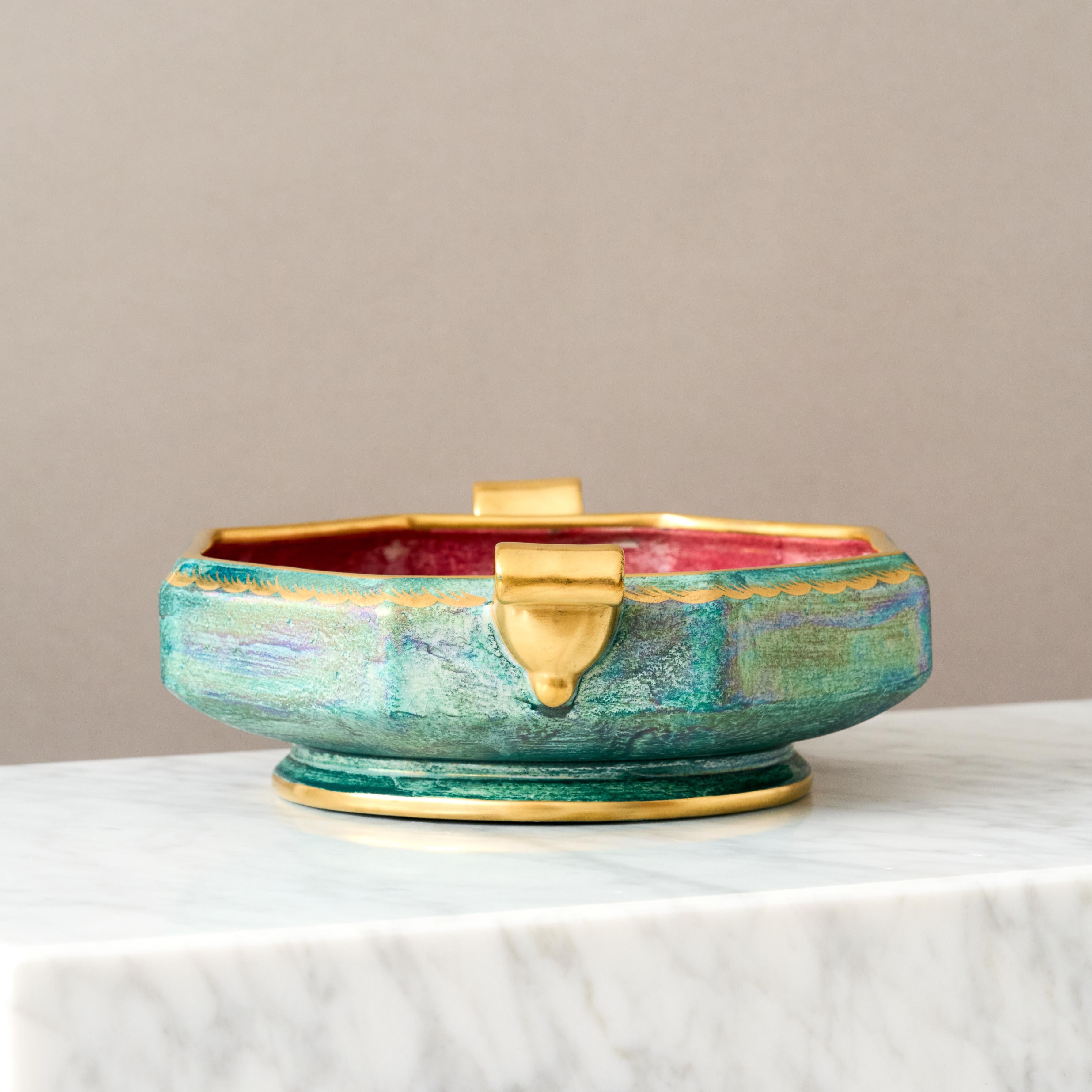 Cuenco de reflejo metálico Art Decó verde y dorado de Josef Ekberg para Gustavsberg, Suecia, años 20 en venta 2