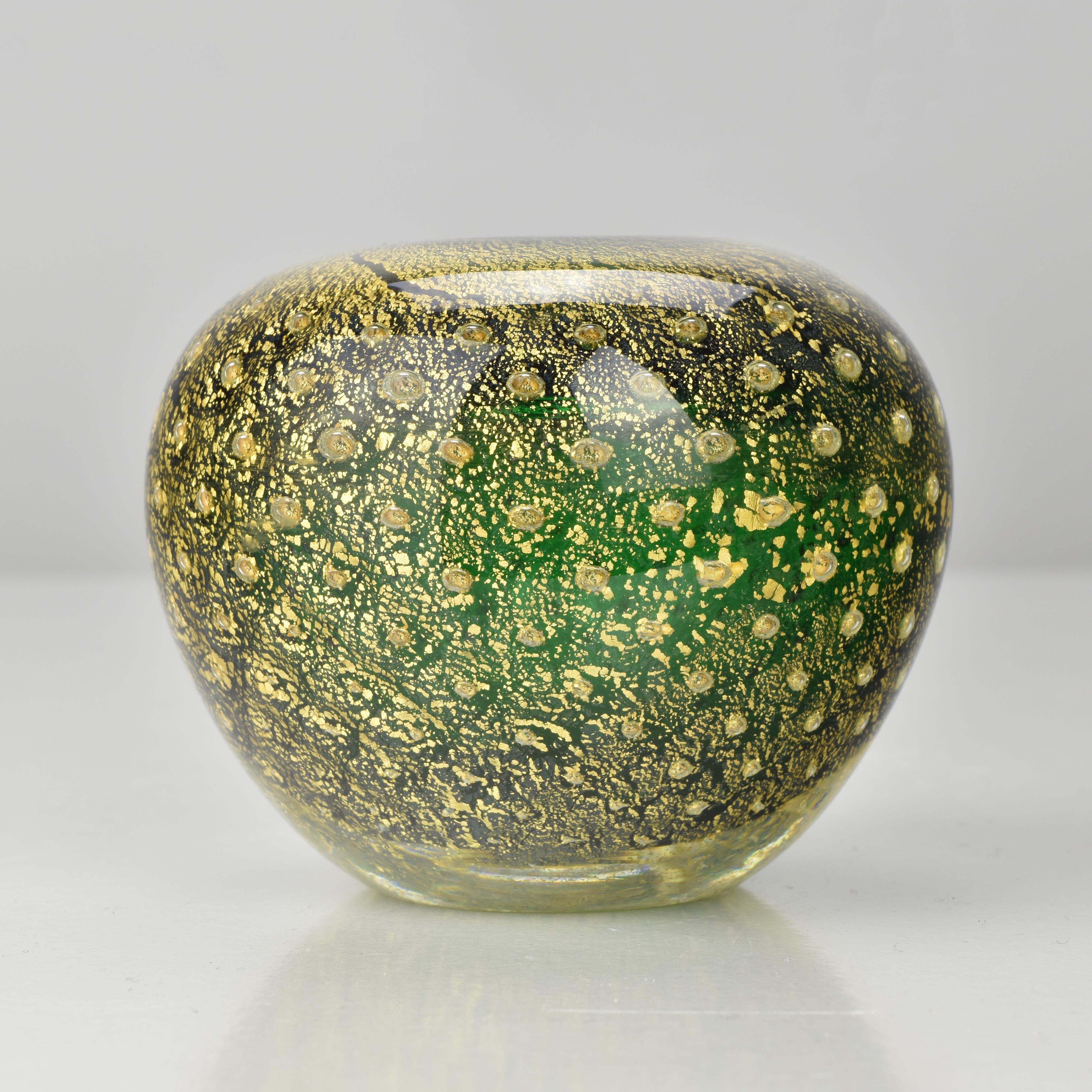 Fatto a mano Green & Gold Bullicante Art Glass Vase, Attributed to Carlo Scarpa for Venini in vendita