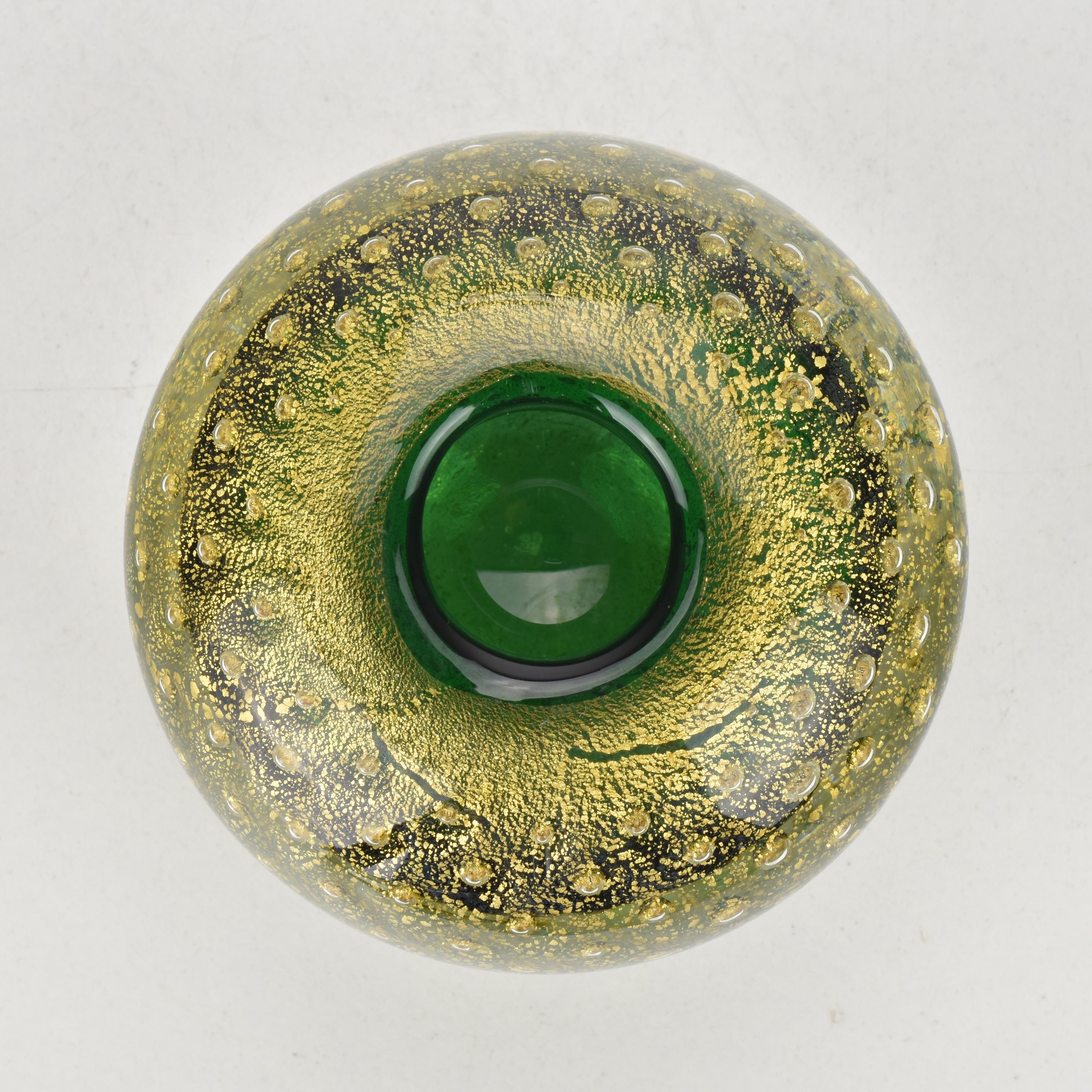 Green & Gold Bullicante Art Glass Vase, Attributed to Carlo Scarpa for Venini In condizioni ottime in vendita a Bad Säckingen, DE