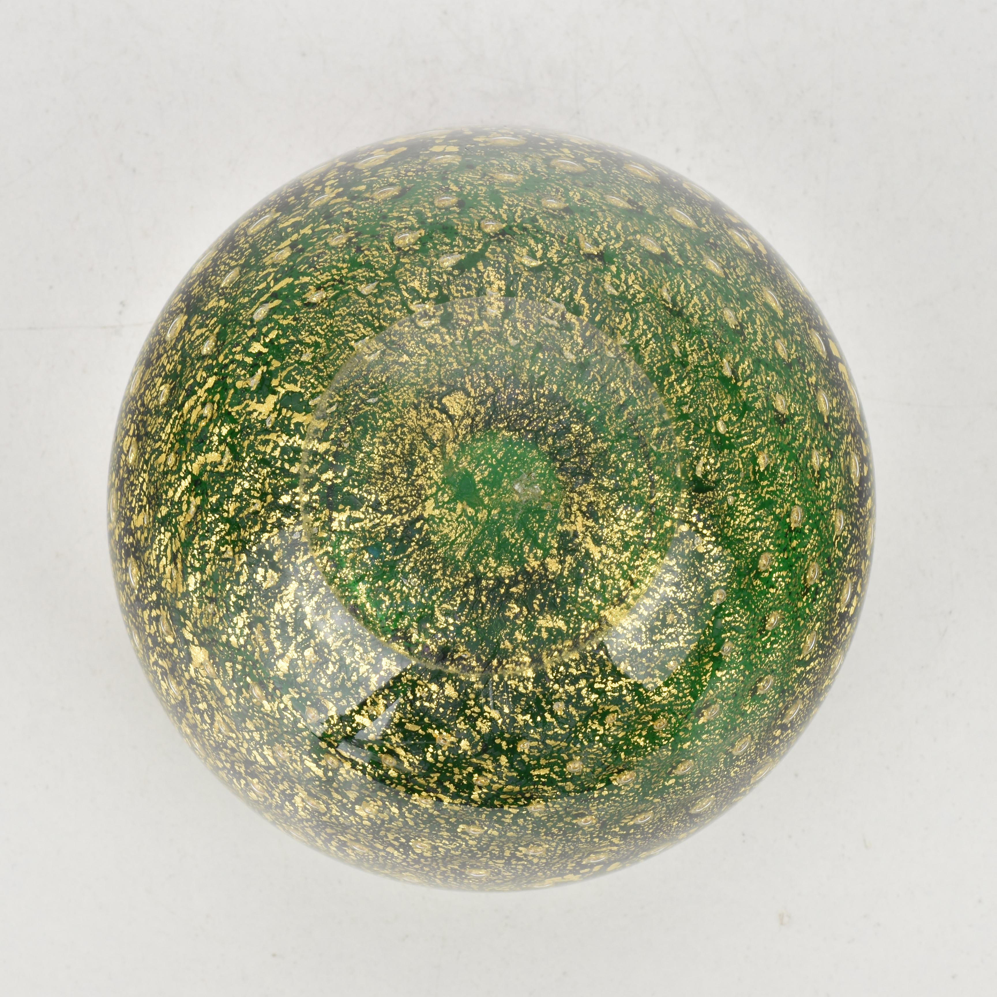 Metà XX secolo Green & Gold Bullicante Art Glass Vase, Attributed to Carlo Scarpa for Venini in vendita