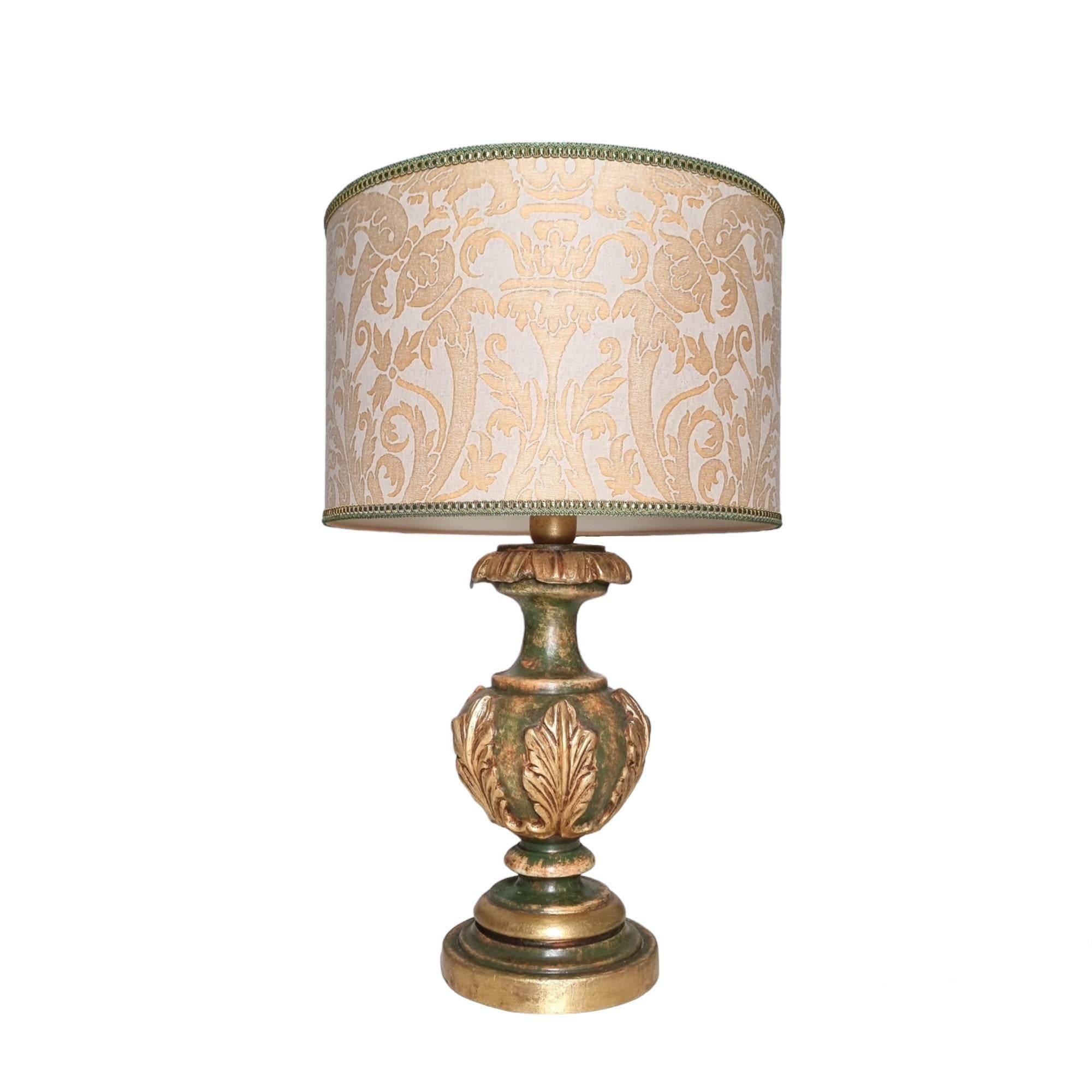 Neoclassical Green & Gold Leaf Lacquered Turned Wood Table Lamp with Fortuny Fabric Lampshade For Sale
