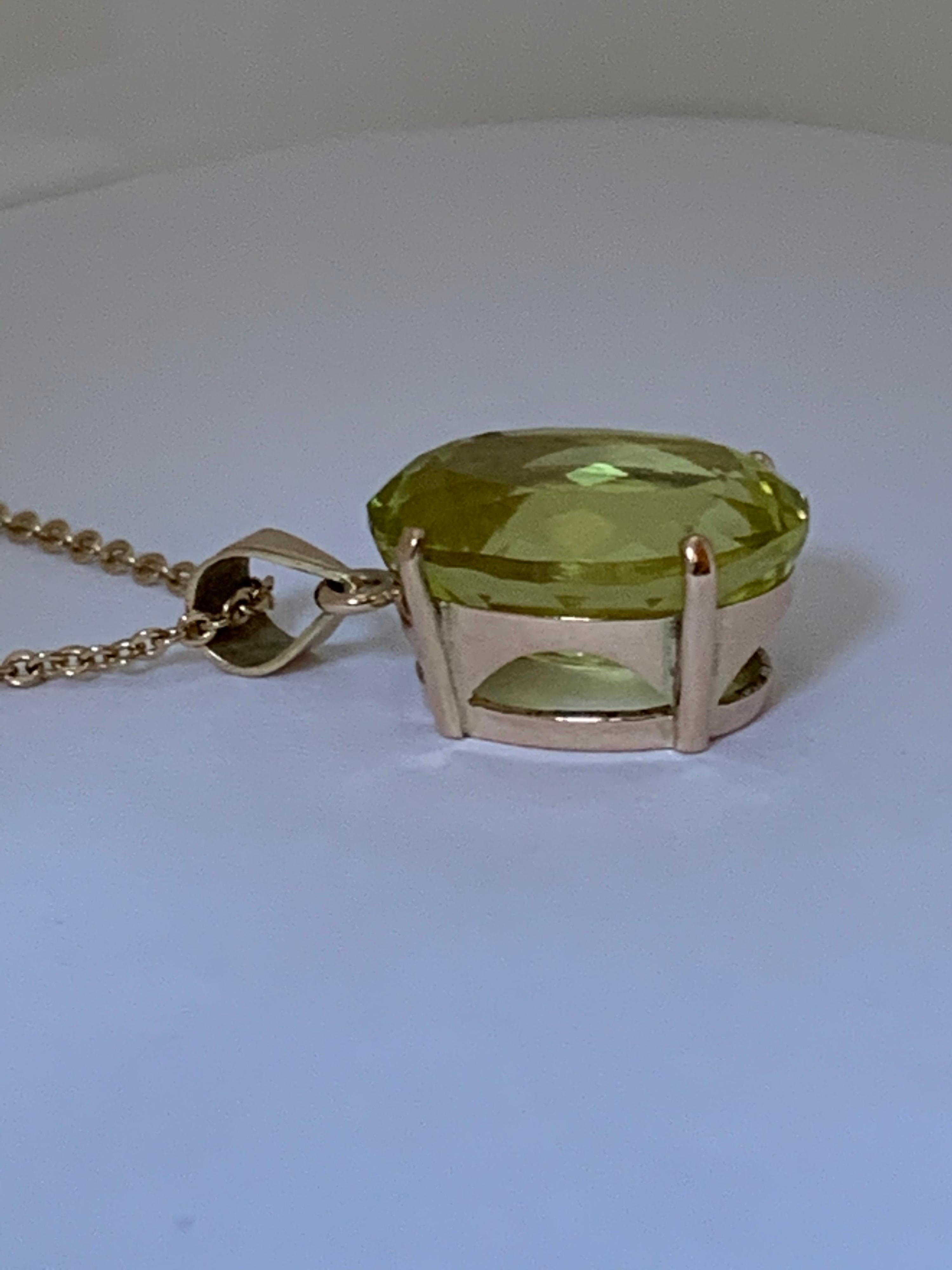 Green Gold Lemon Quartz Pendant Set in 14 Karat Gold In New Condition For Sale In Trumbull, CT