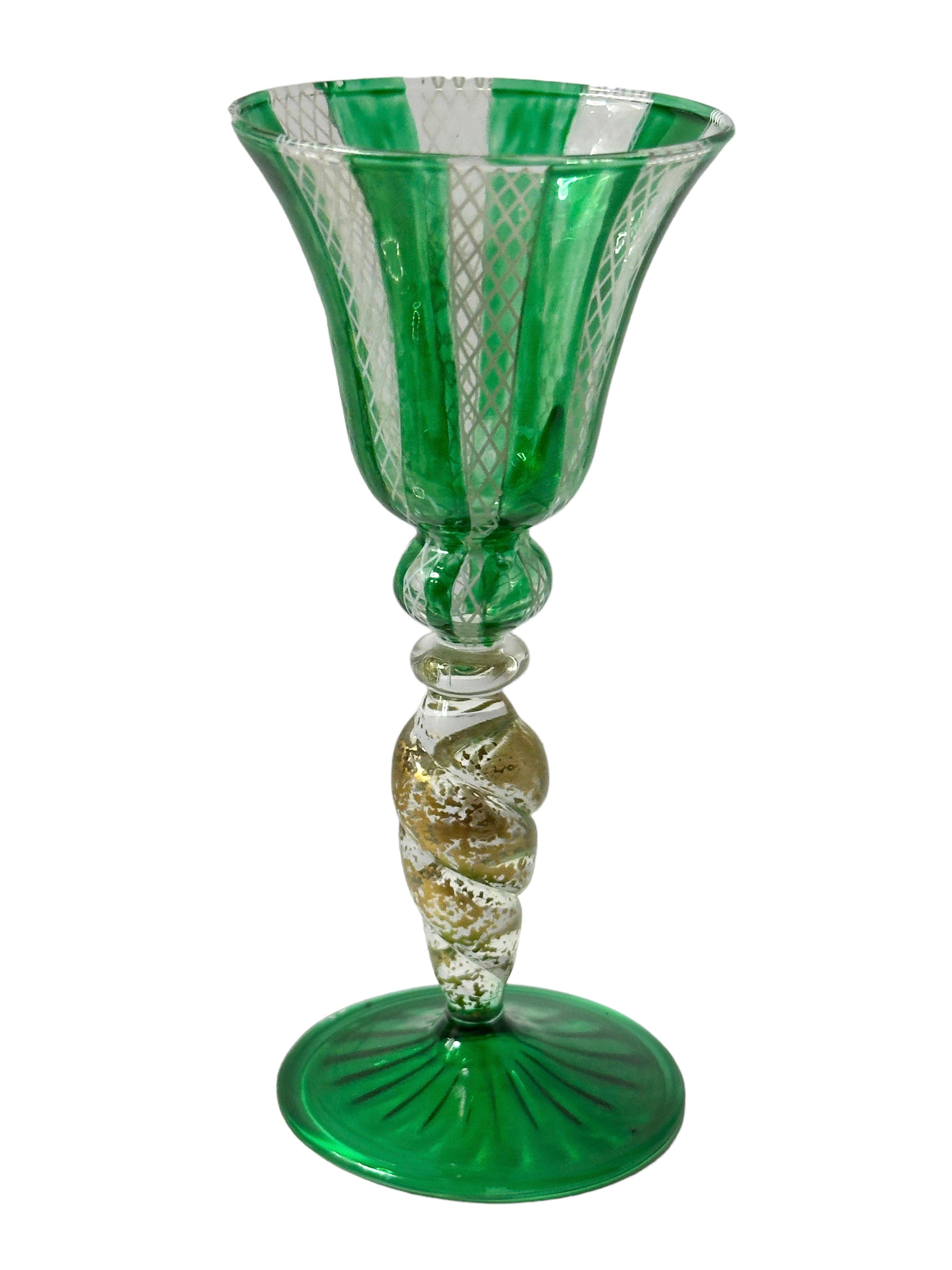 Green & Gold Stardust Salviati Murano Glass Liqueur Goblet, Vintage Italy  For Sale 1