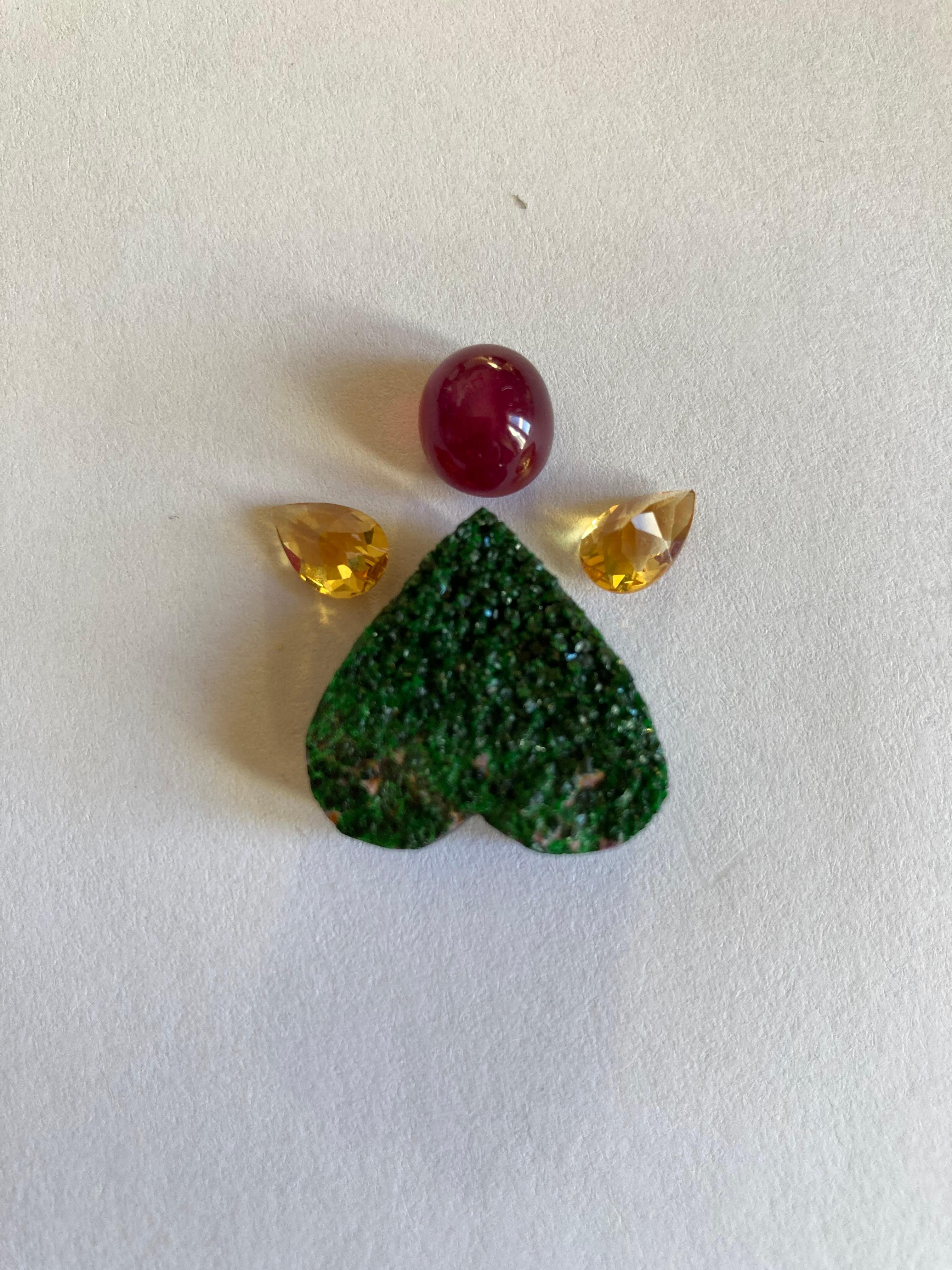 Green Granat Heart Necklace with Star Ruby Cabochon and Citrine Original Design For Sale 1