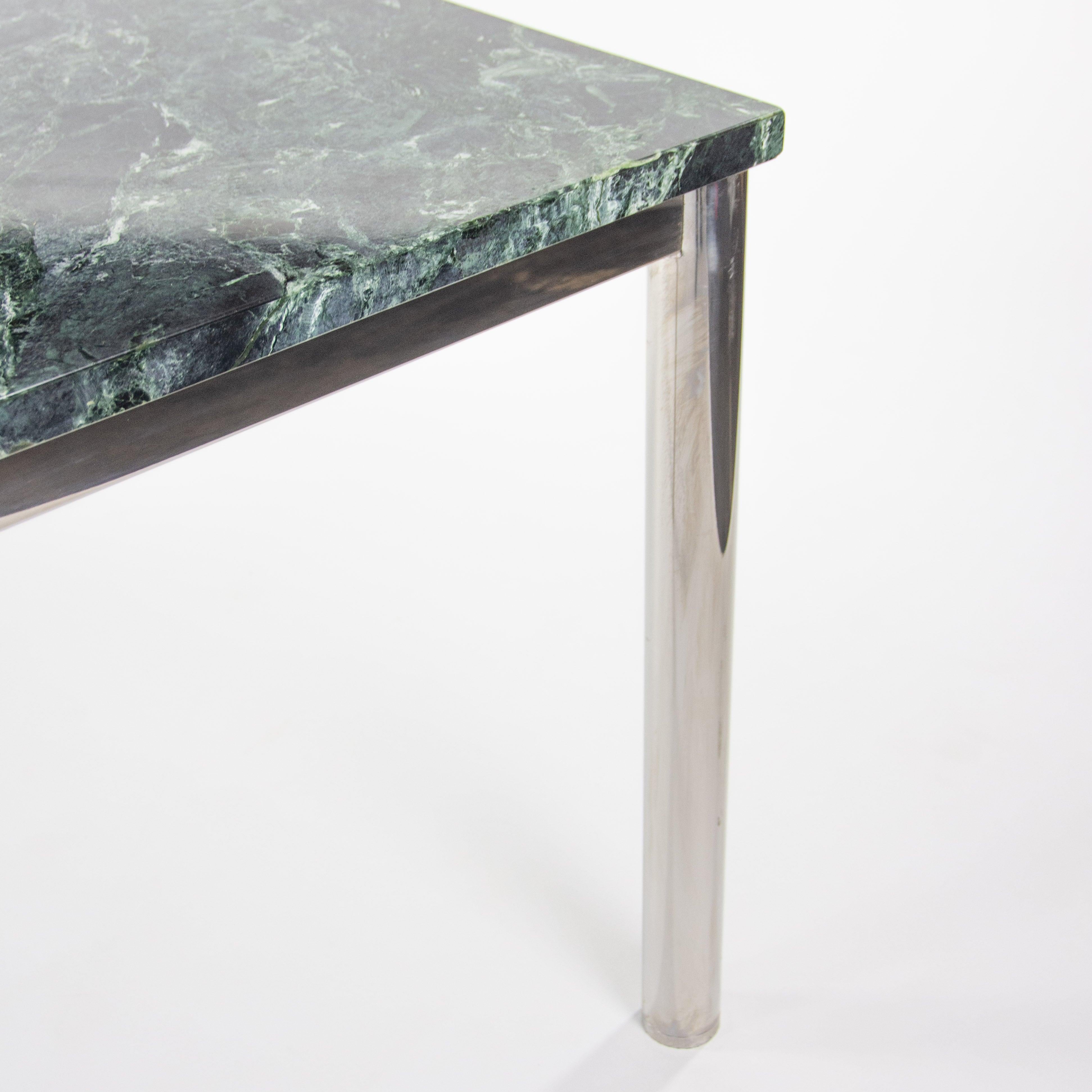 Acier inoxydable Tables de conférence de réunion en granit vert 2011 Base en acier du projet SOM en vente