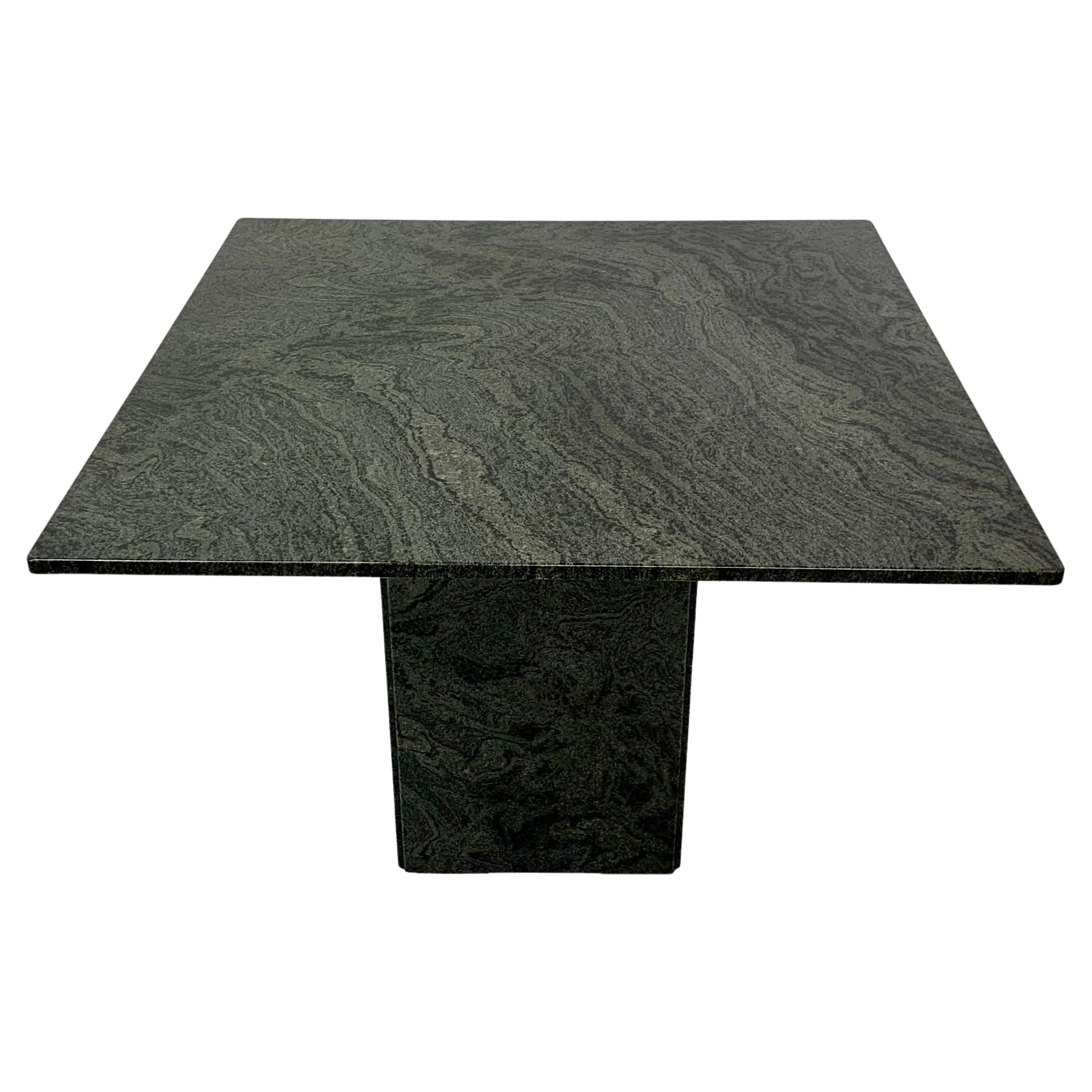 Mesa de comedor de granito verde, años 80 en venta