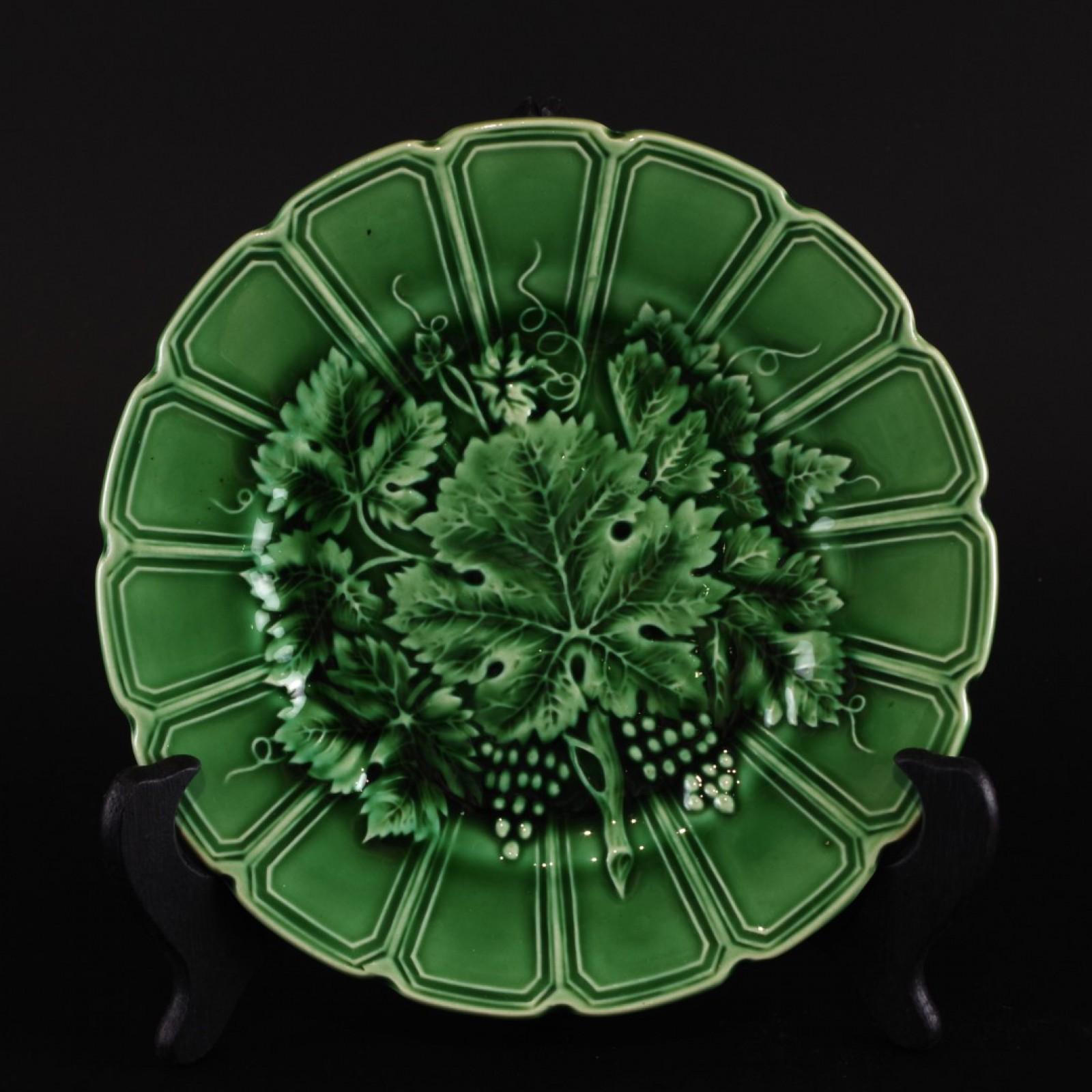 Art Nouveau Green Grape Leaf Majolica Plates by Sarreguemines, France 1890s, set of 6
