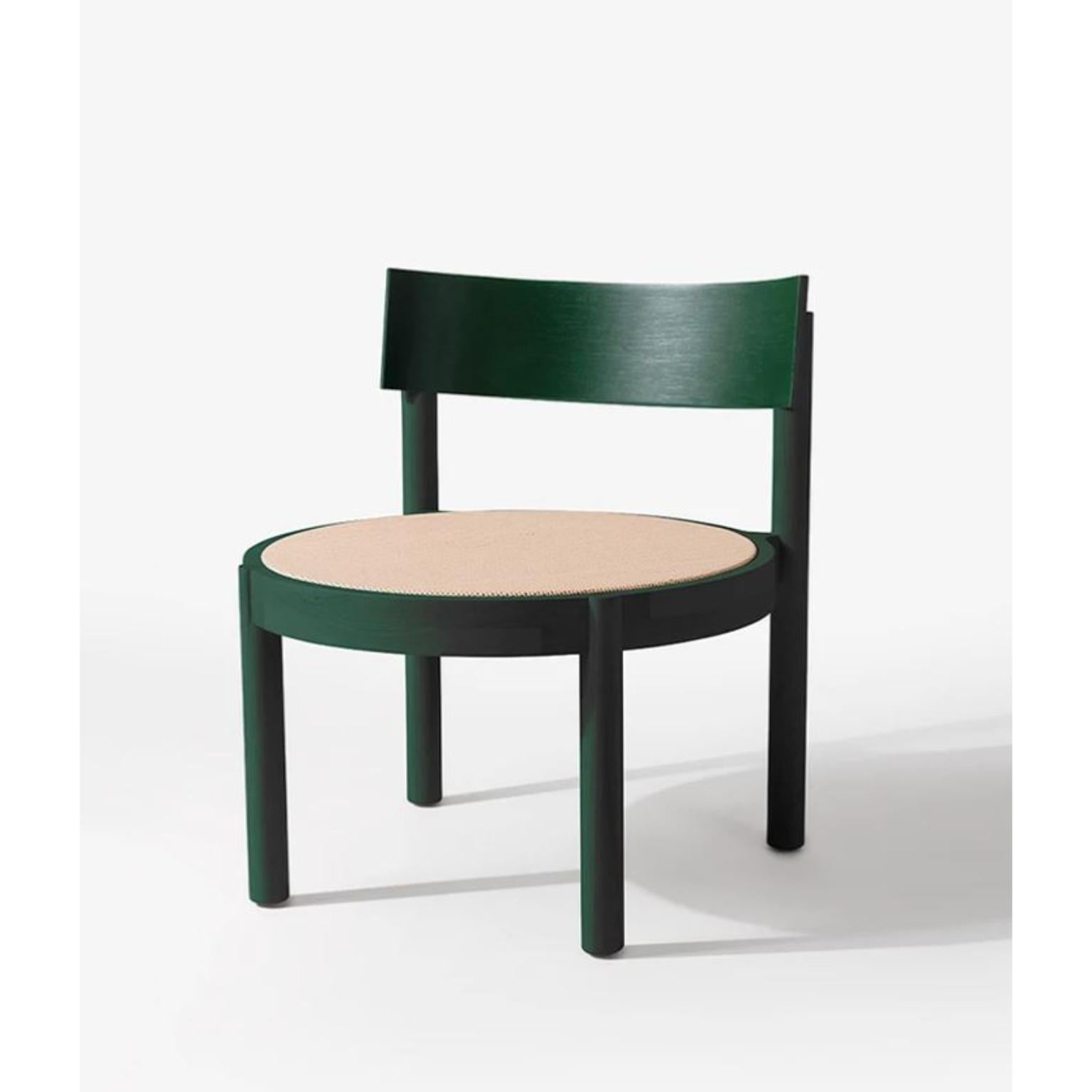Schwarzer Gravatá Sessel von Wentz
Abmessungen: T 64 x B 60 x H 67 cm
MATERIALIEN: Tauari-Holz, Rohr/Polsterung.
Gewicht: 6,6kg / 14,5 lbs

Die Gravatá-Serie ist eine Synthese unserer Vision von funktionaler und visueller Einfachheit der Möbel. Mit