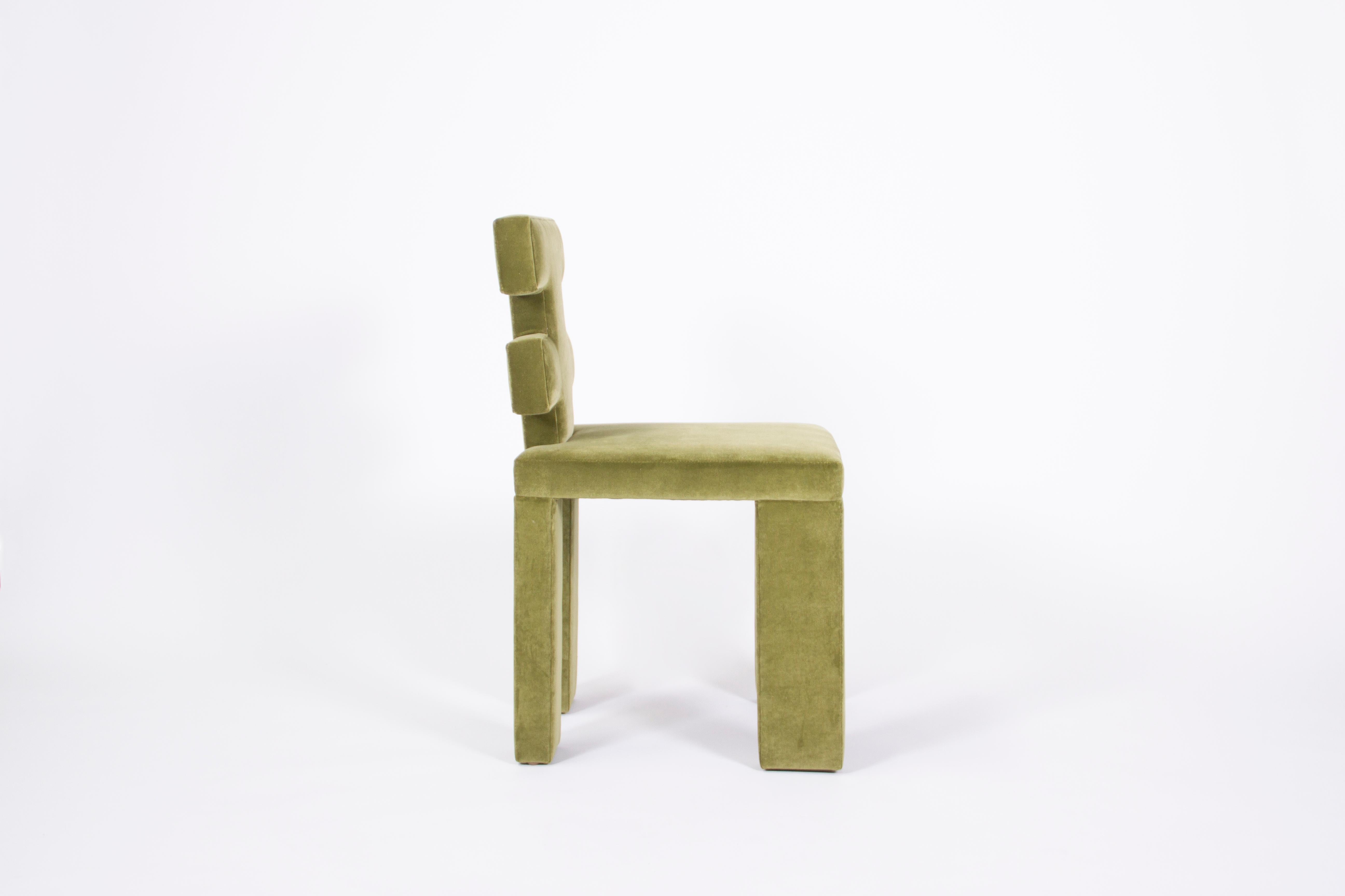 Grüner H-Stuhl von Estudio Persona (Moderne) im Angebot