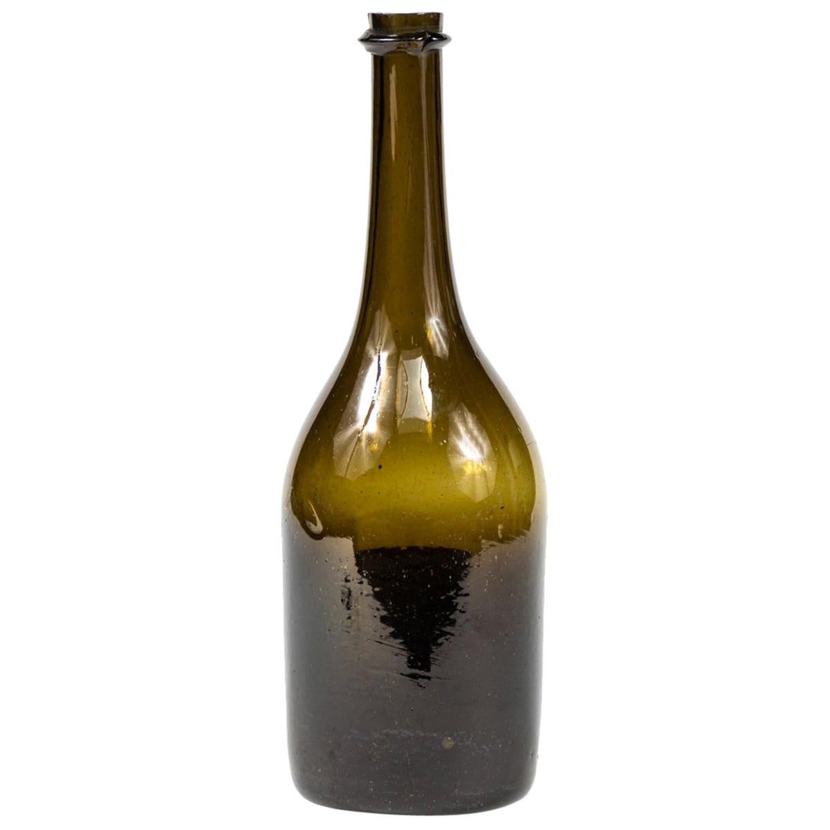 Bouteille à vin verte soufflée à la main de la fin du XIXe siècle, France en vente