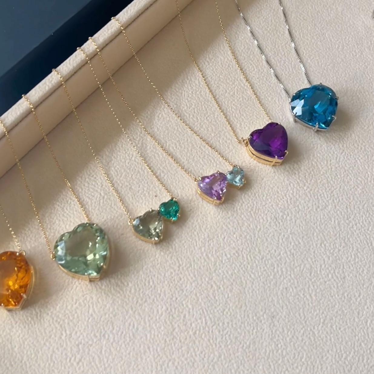Green Hearts Necklace - 18K Solid Yellow Gold For Sale 3