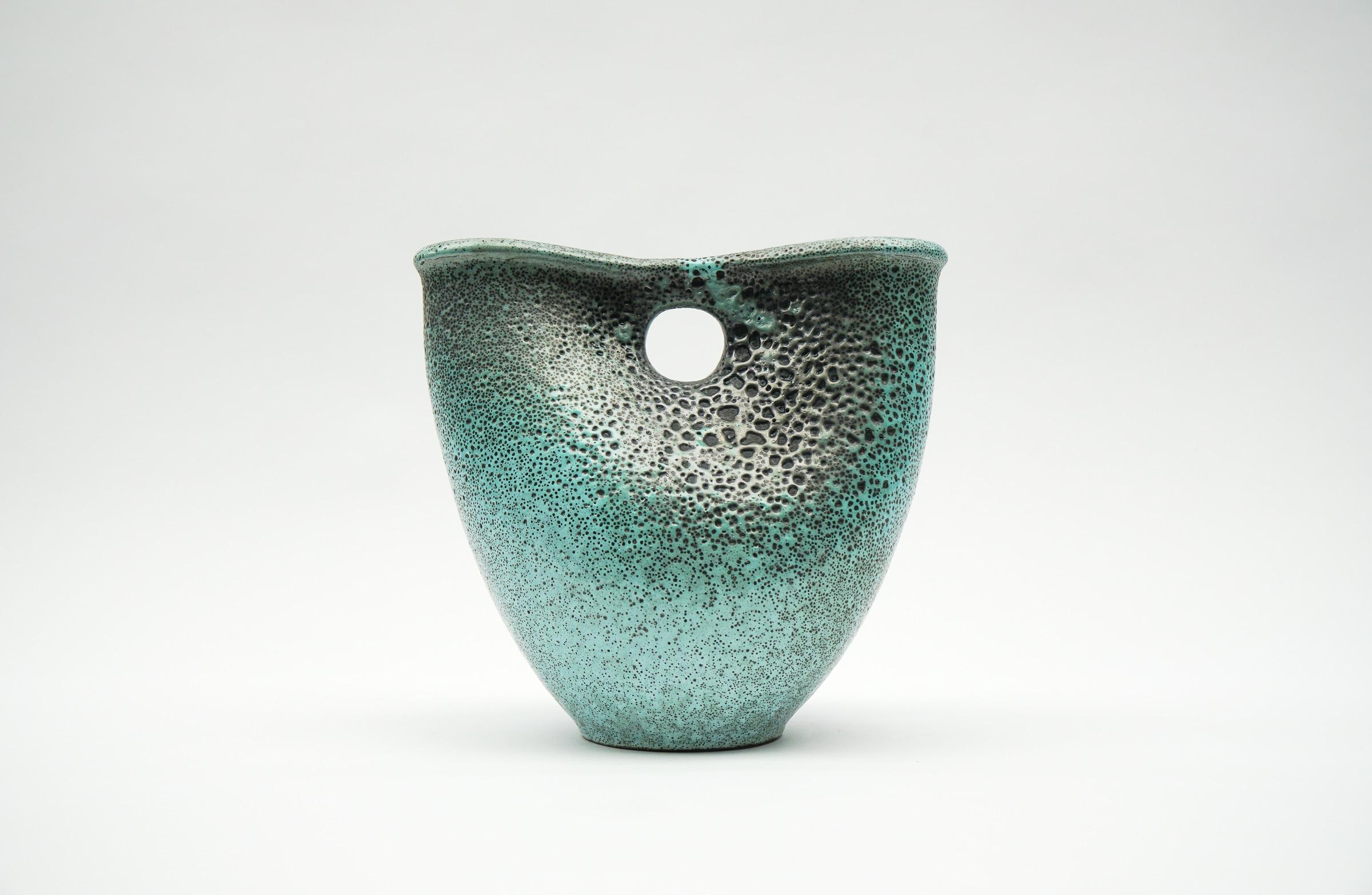 Green Hole Lava Studio Ceramic Vase by Wilhelm & Elly Kuch, 1960s, Germany

Very good condition.

---------------------------------------

Wilhelm Kuch, born 1925, 1947 apprenticeship - Gusso Reuss in Munich - 1948 opened the studio in Burgthann -