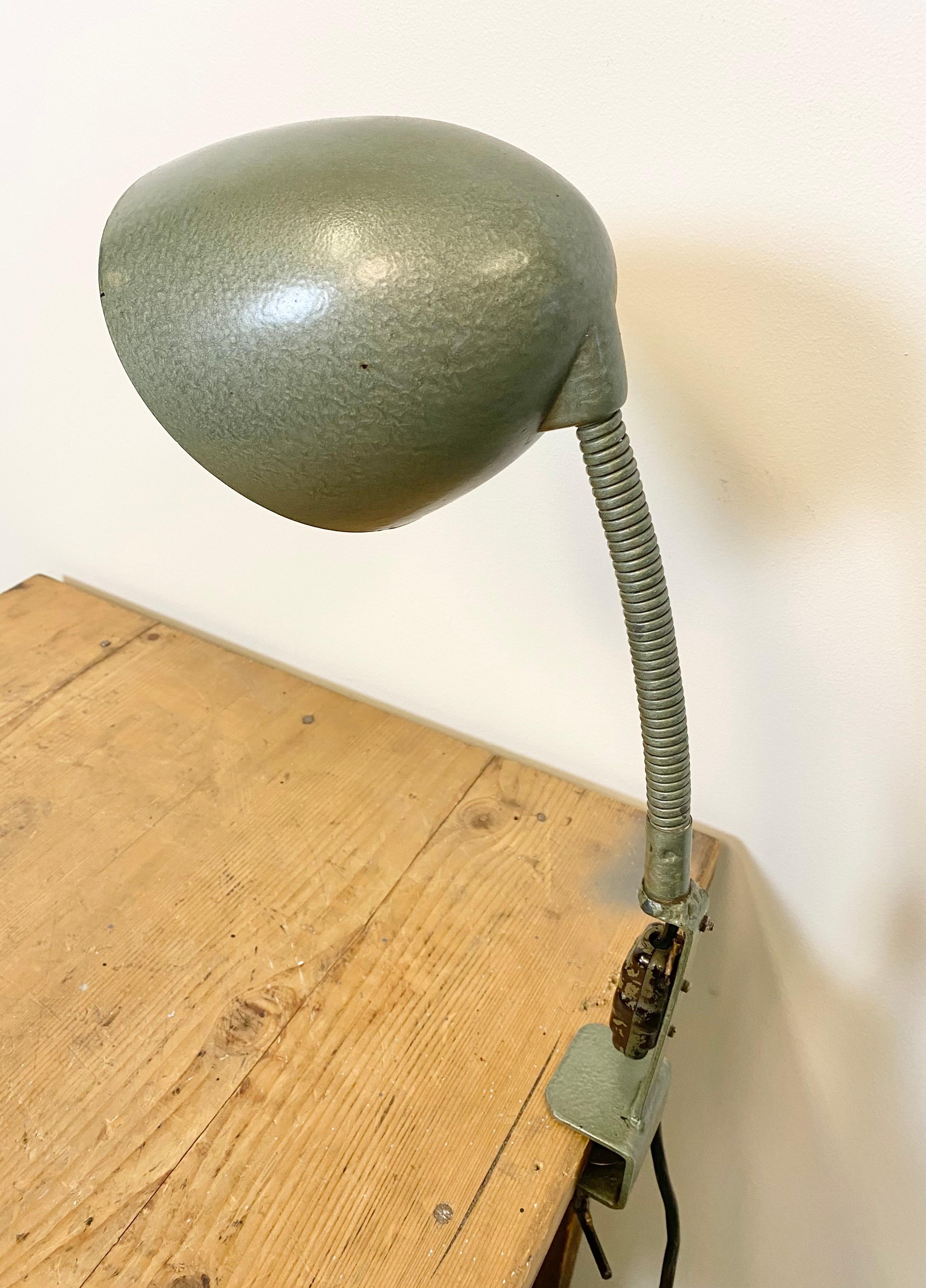 Green Industrial Bakelite Gooseneck Table Lamp, 1960s For Sale 7