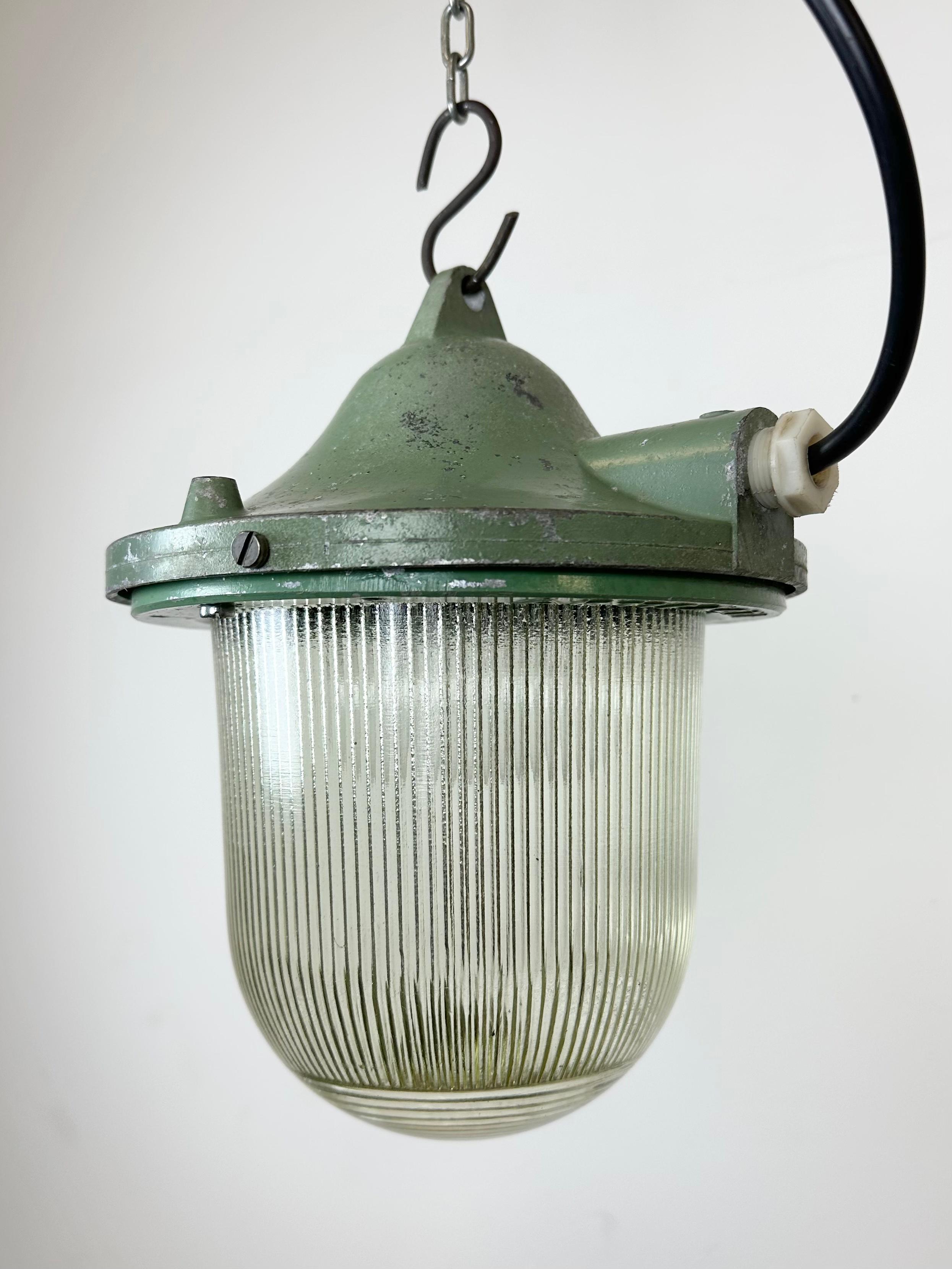 Green Industrial Bunker Light from Polam Gdansk, 1960s In Good Condition For Sale In Kojetice, CZ