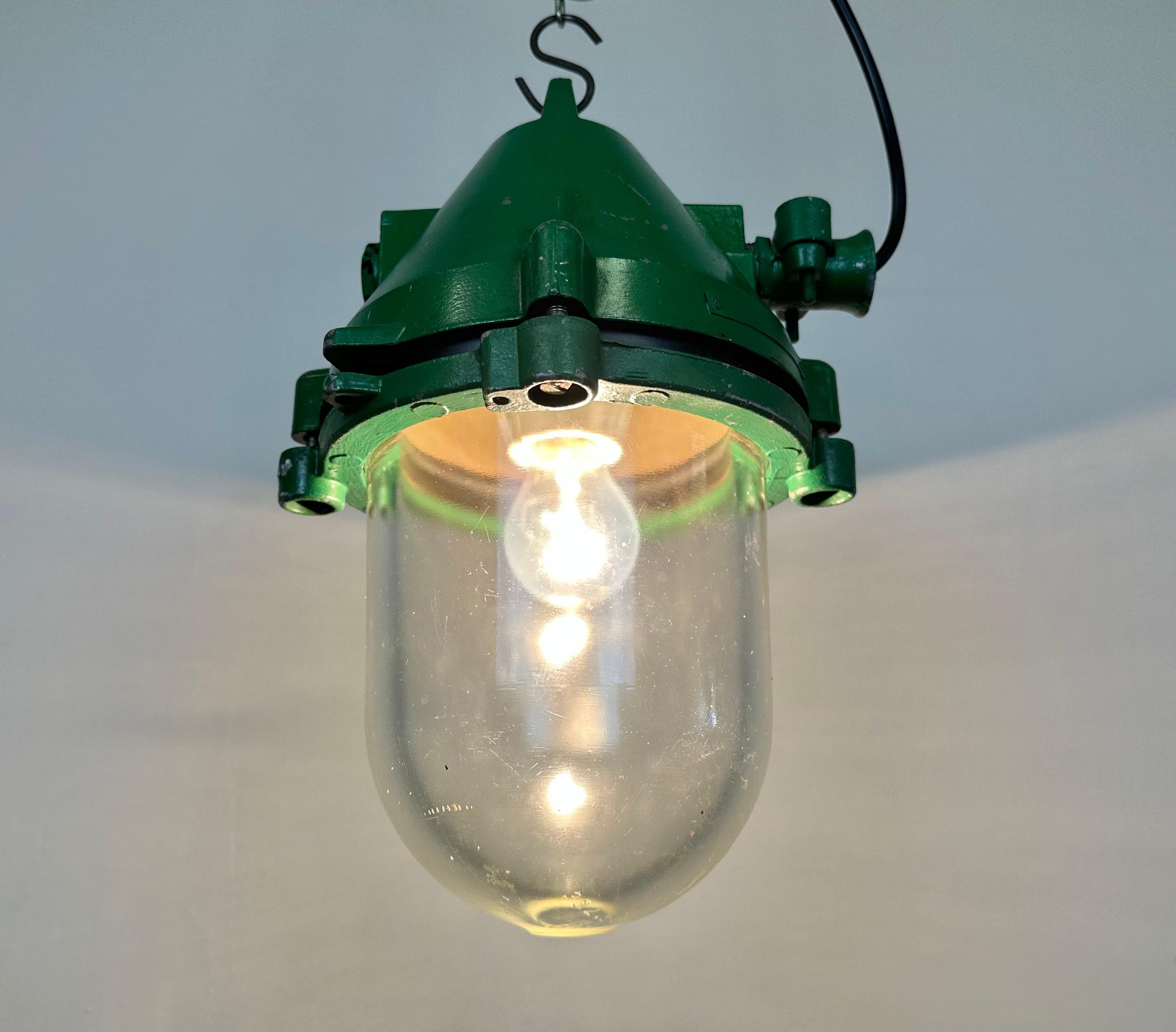 Green Industrial Cast Aluminium Explosion Proof Lamp, 1970s For Sale 8