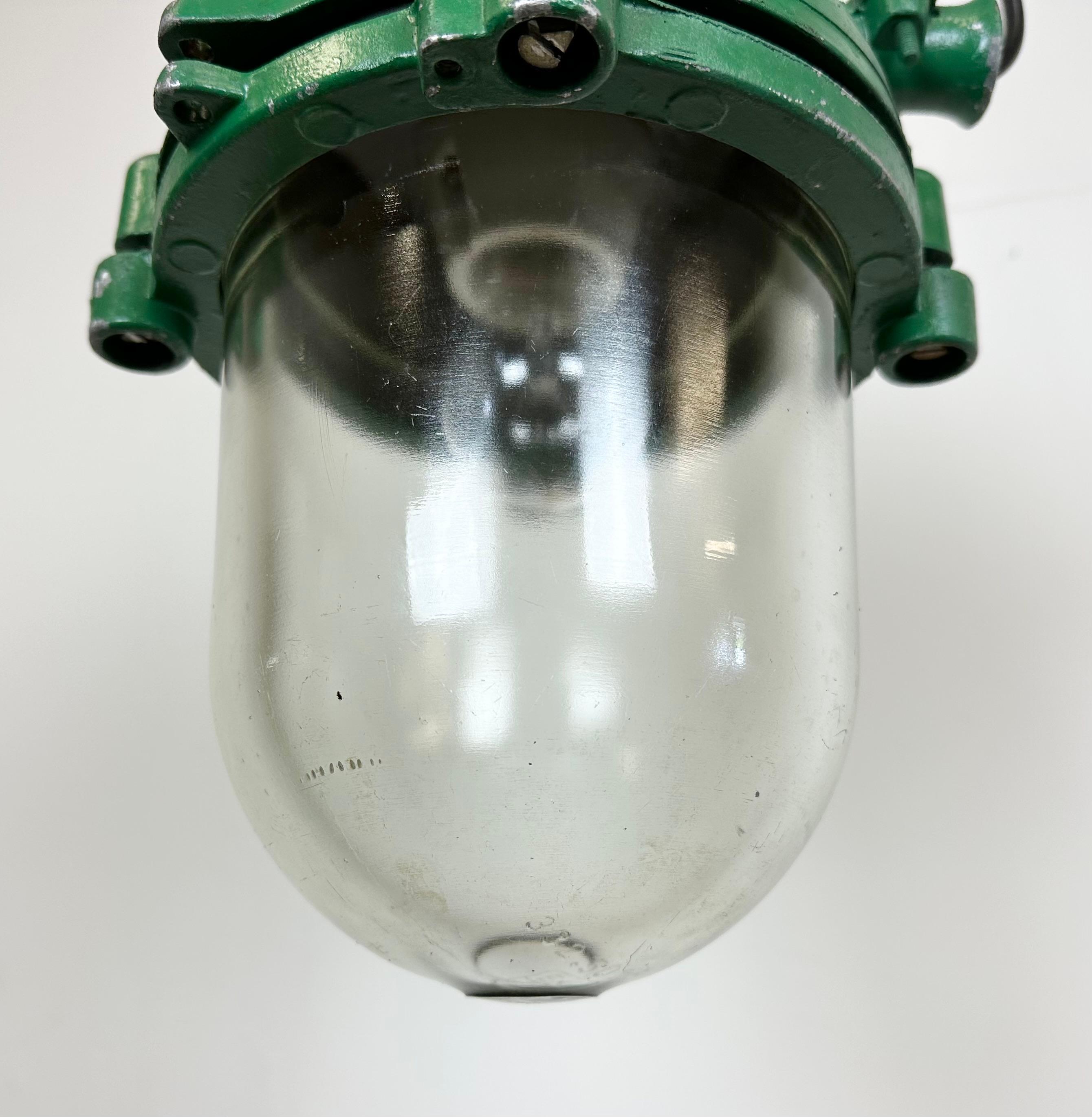 Late 20th Century Green Industrial Cast Aluminium Explosion Proof Lamp, 1970s For Sale