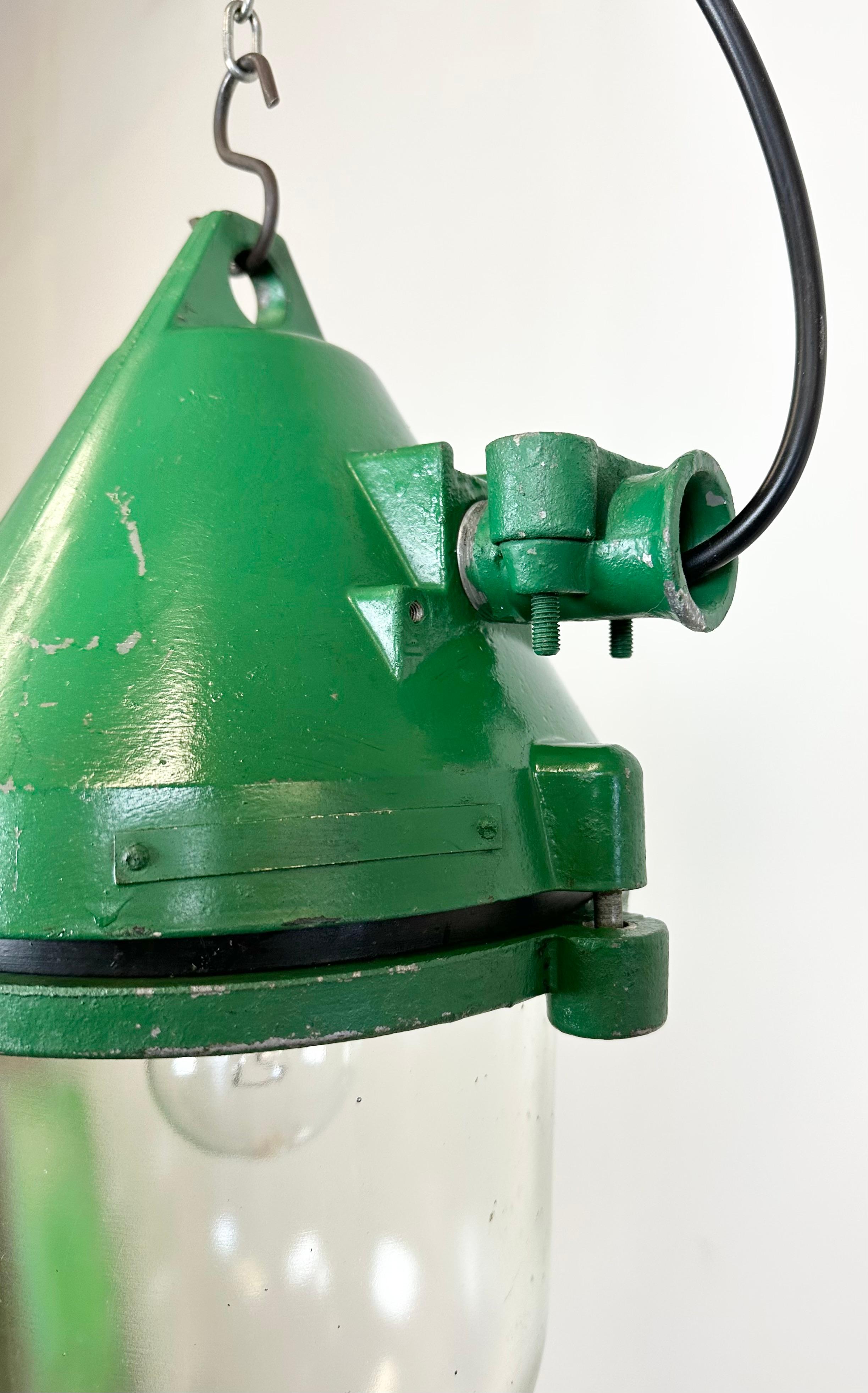 Fin du 20e siècle Lampe d'extraction industrielle en fonte d'aluminium verte, années 1970 en vente