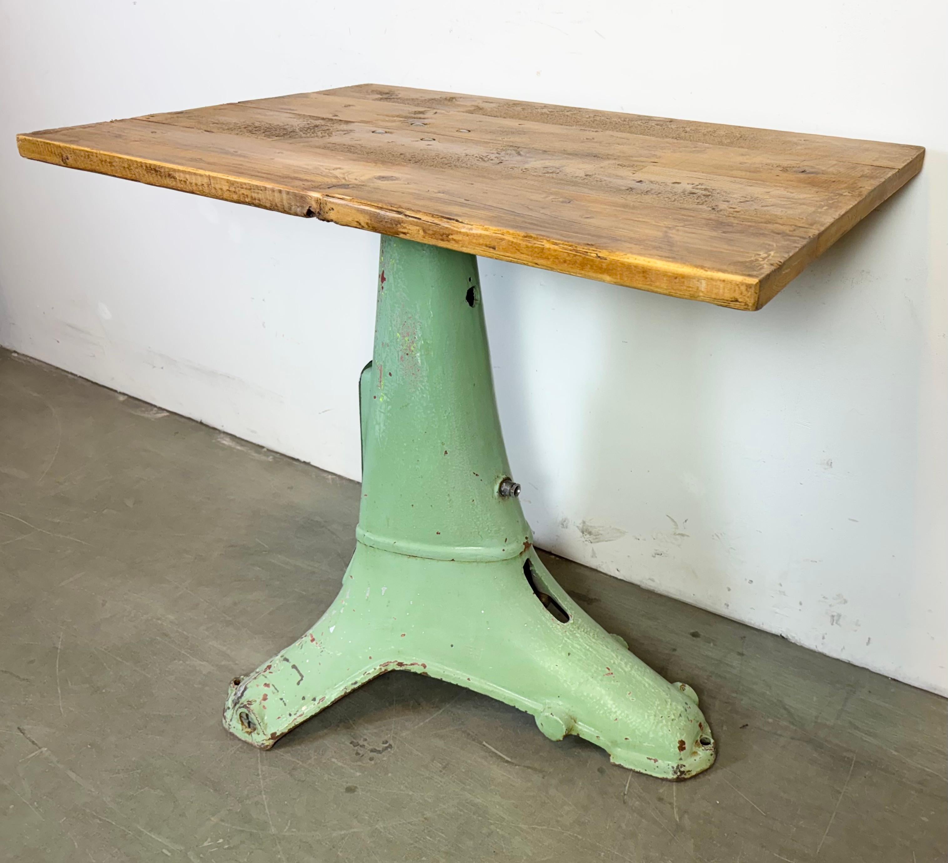 Tchèque Table industrielle verte, années 1960 en vente
