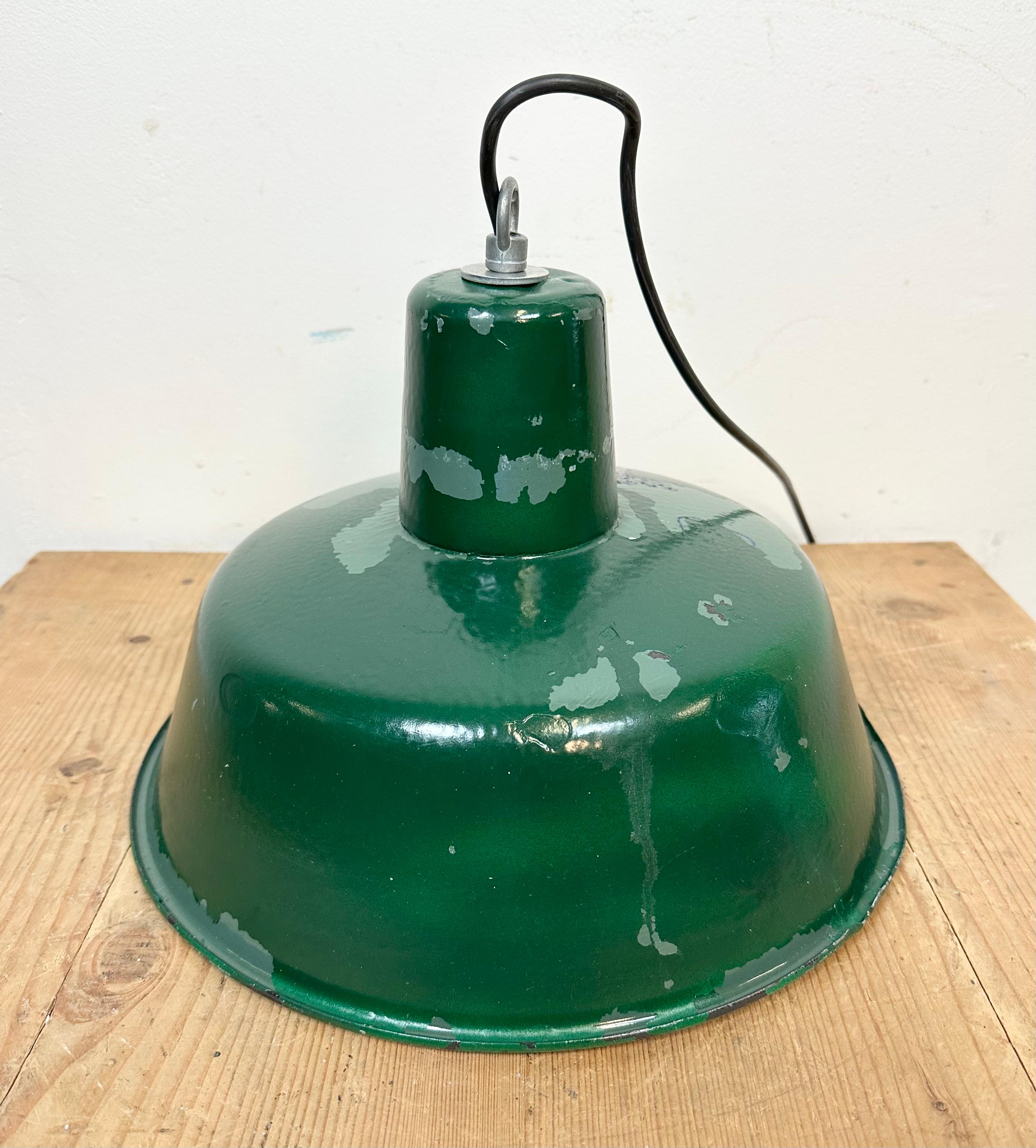 Green Industrial Factory Pendant Lamp, 1960s For Sale 5