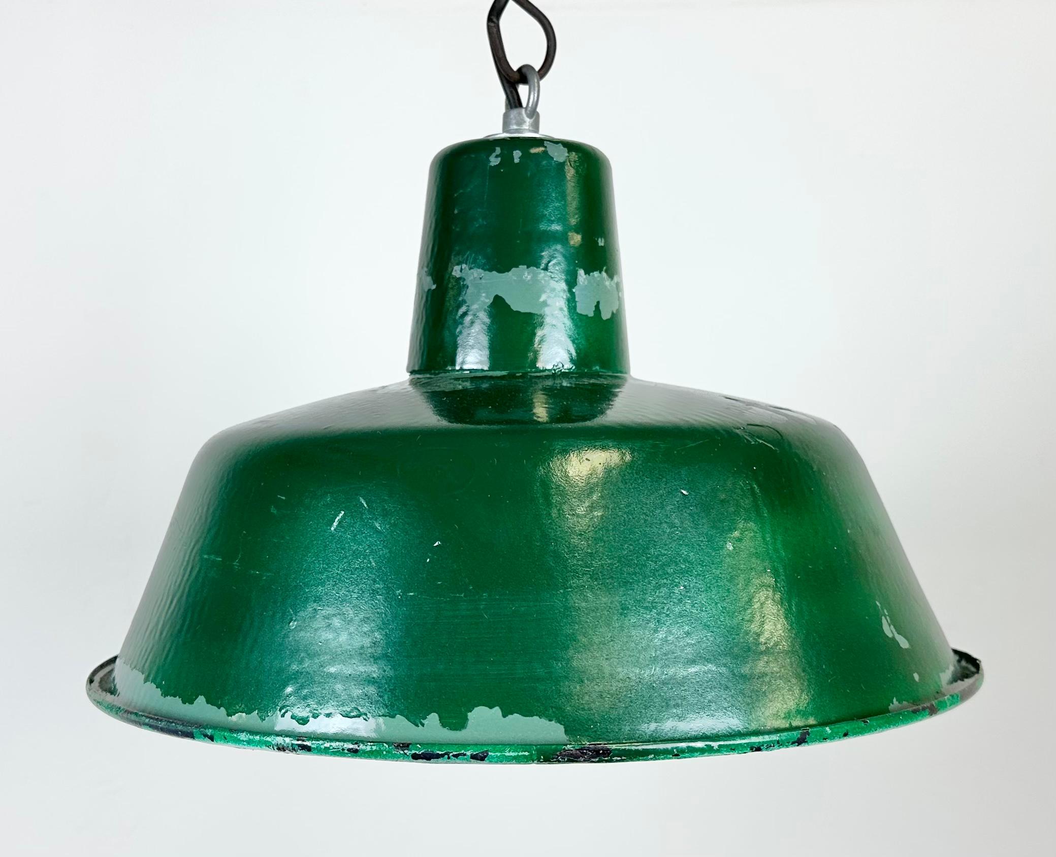 green industrial pendant light