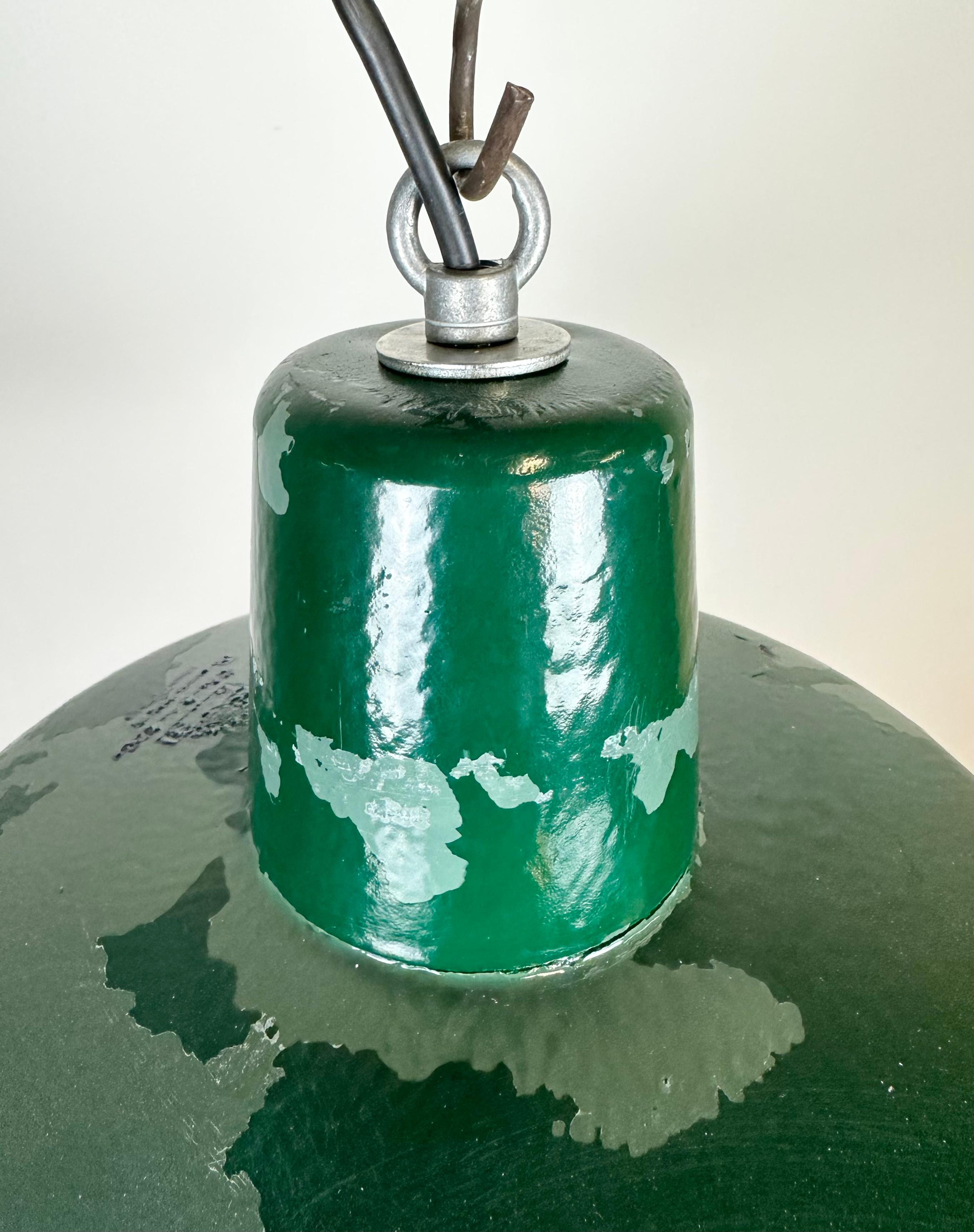 Green Industrial Factory Pendant Lamp, 1960s In Good Condition For Sale In Kojetice, CZ