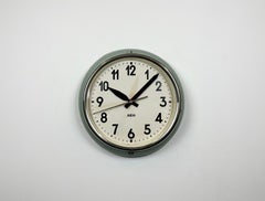 Grüne Industrielle Werkstatt-Wanduhr von AEG, 1960er Jahre