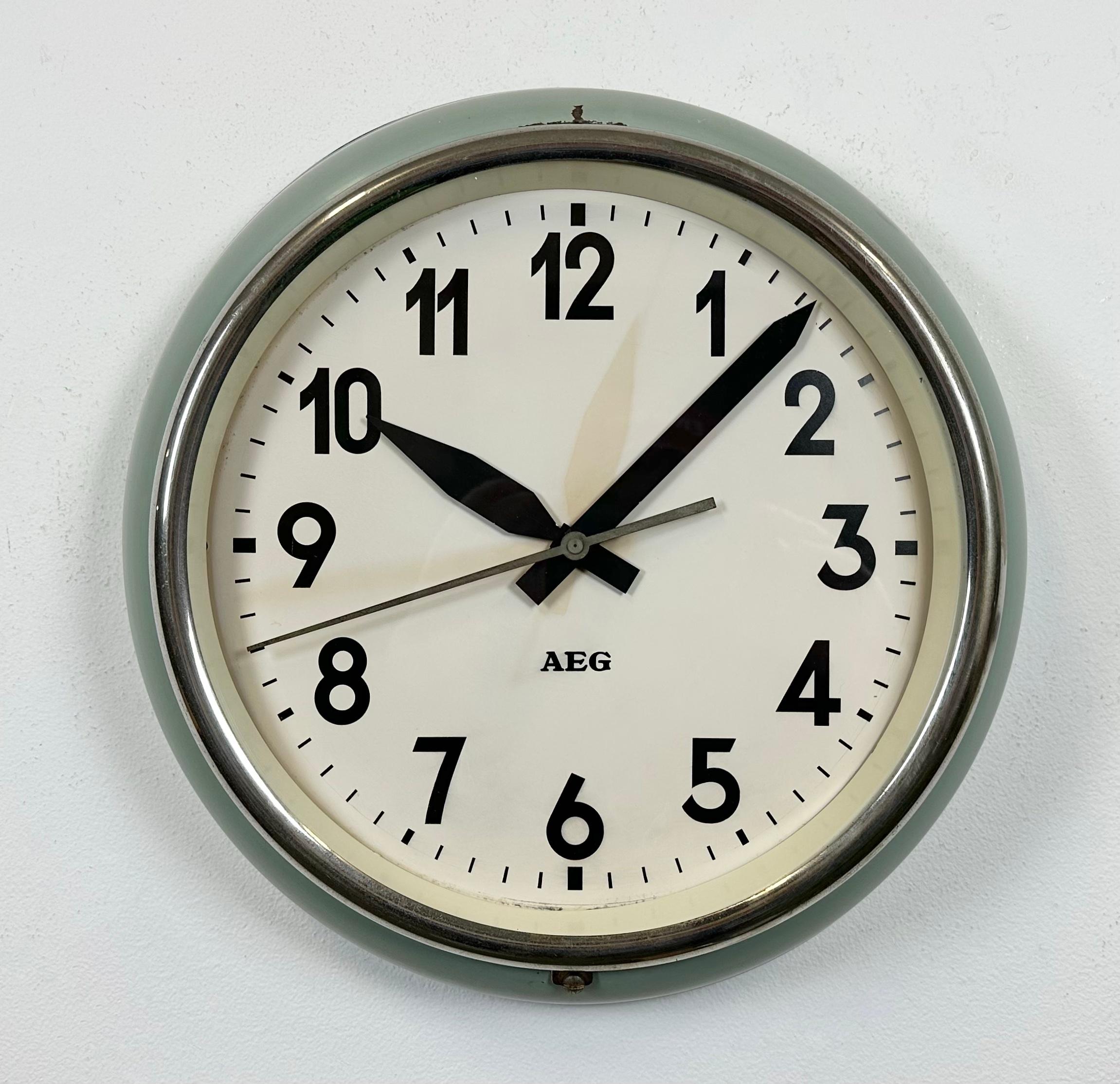 benchmark quartz clock made in germany
