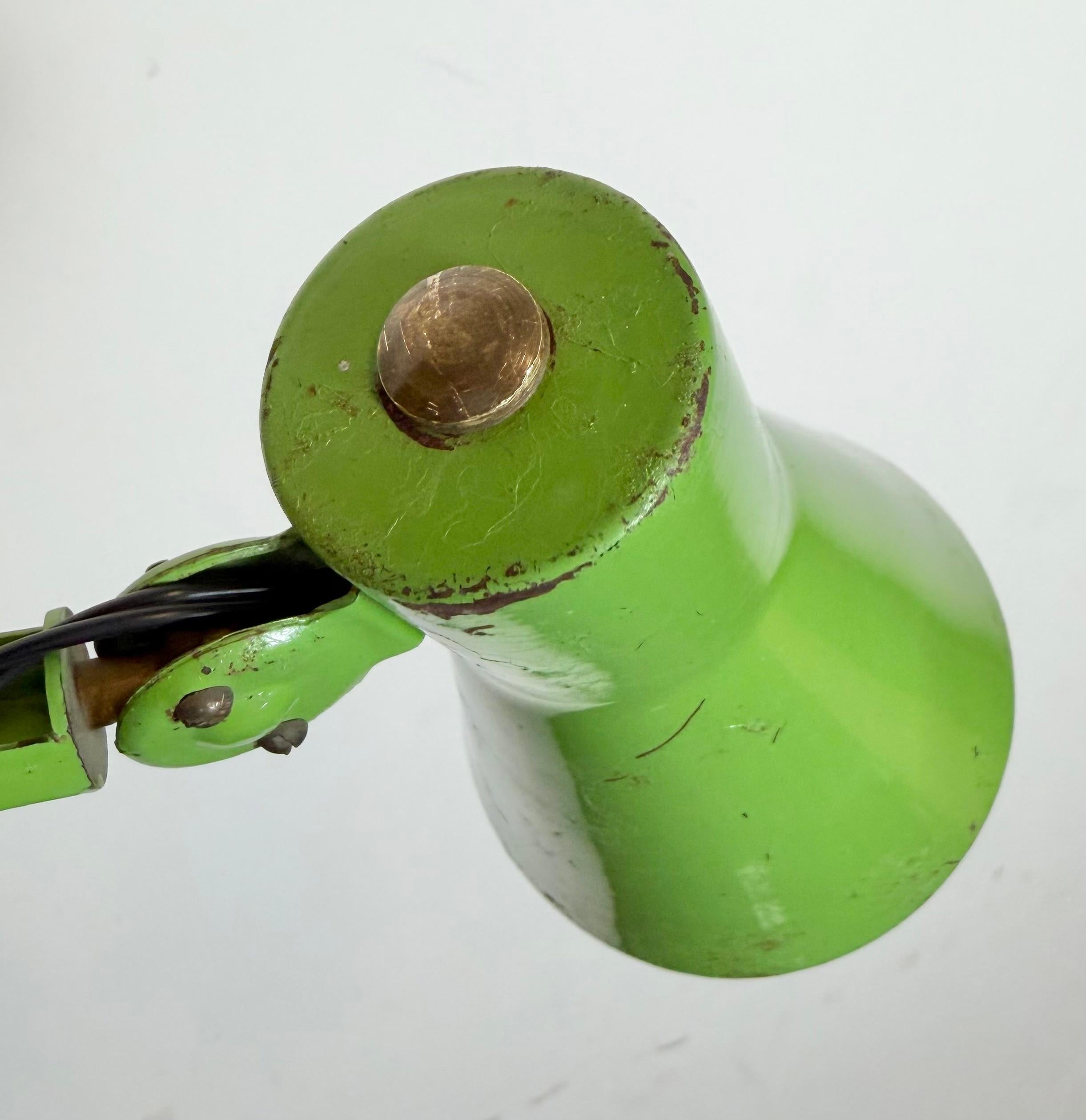 Green Industrial German Scissor Wall Lamp from Kaiser Leuchten, 1960s en venta 12