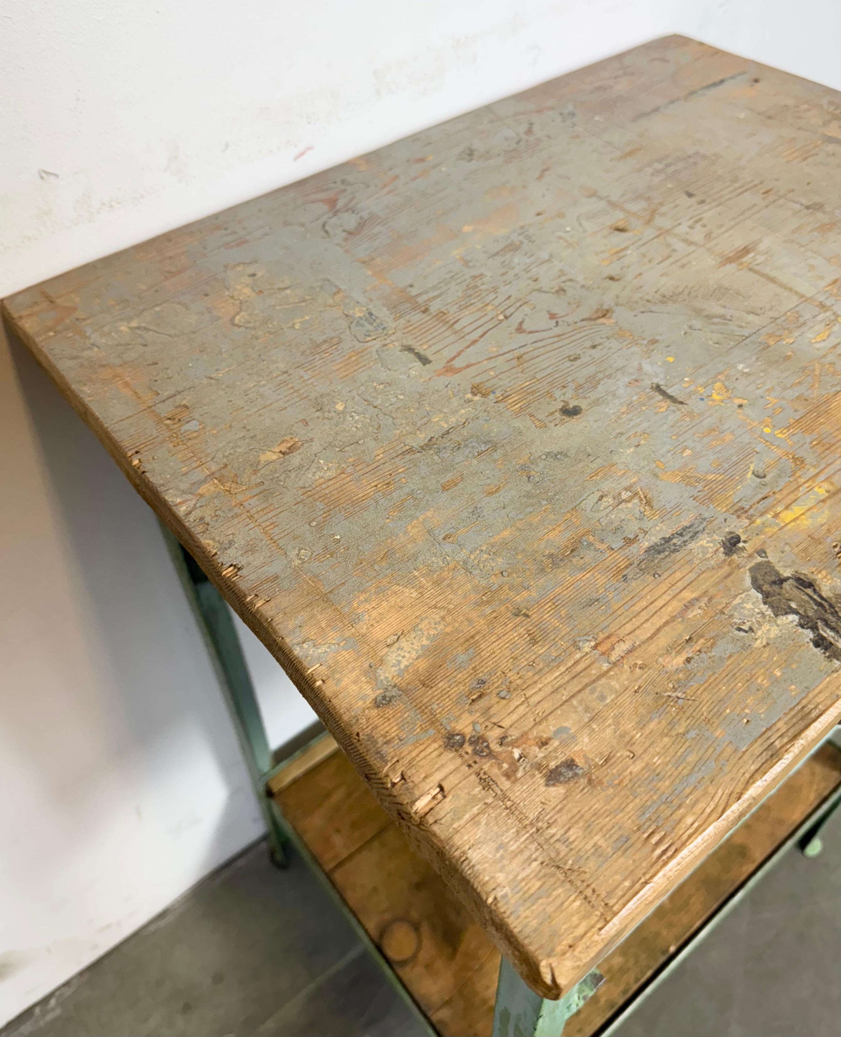 Commode industrielle en fer vert, années 1950 en vente 10